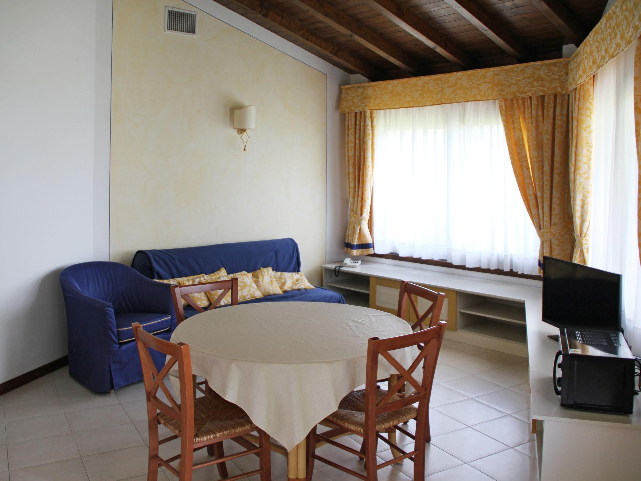 Photo 6 - 1 bedroom House in Padenghe sul Garda with swimming pool and garden