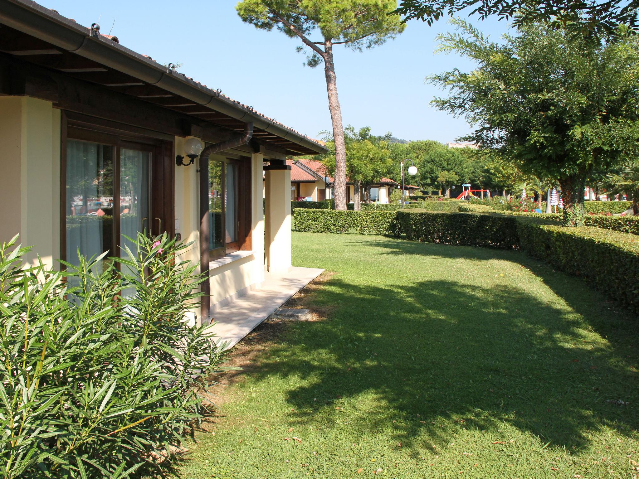 Foto 27 - Casa de 1 habitación en Padenghe sul Garda con piscina y jardín