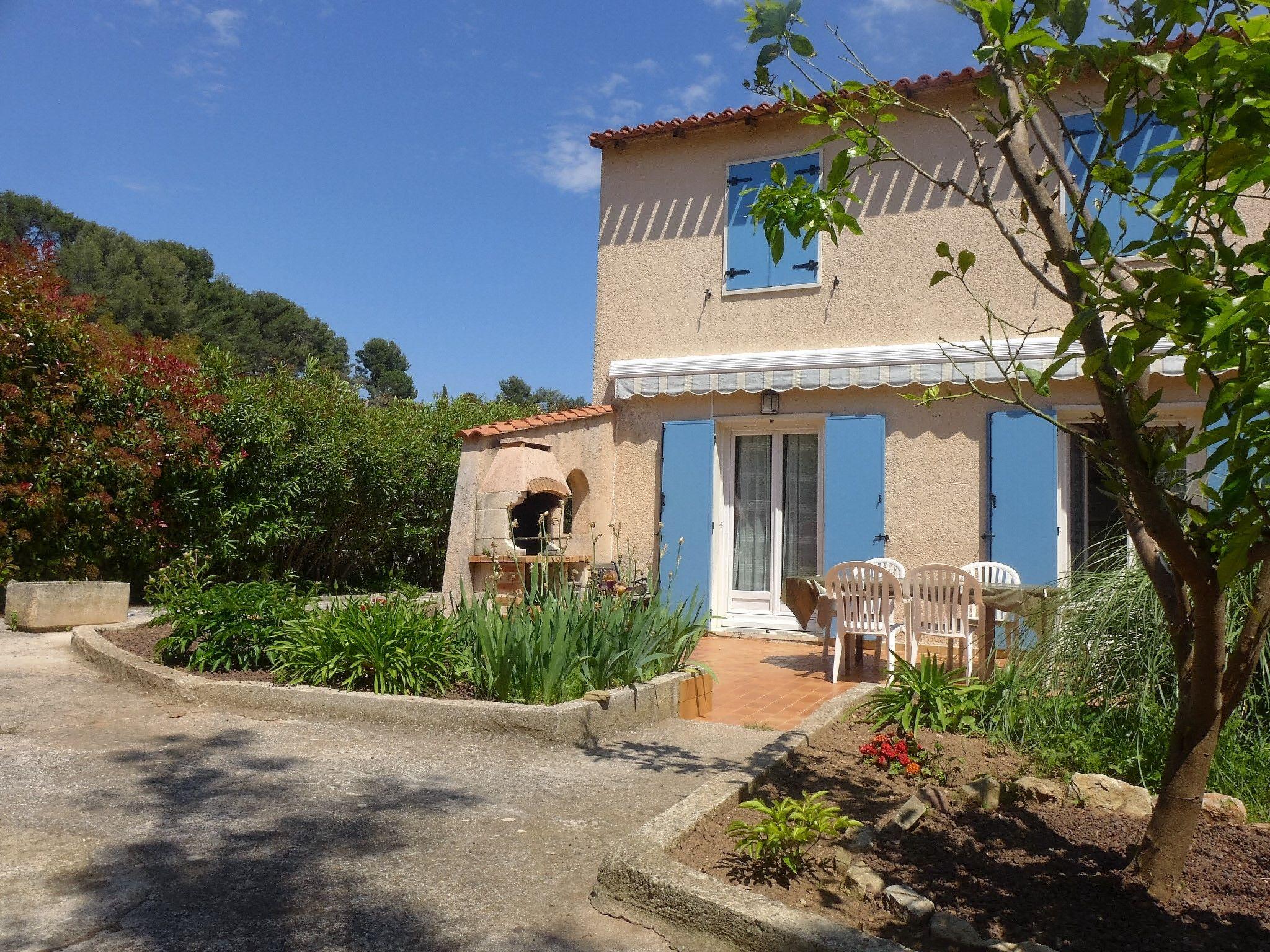 Foto 4 - Casa con 3 camere da letto a Hyères con piscina privata e vista mare