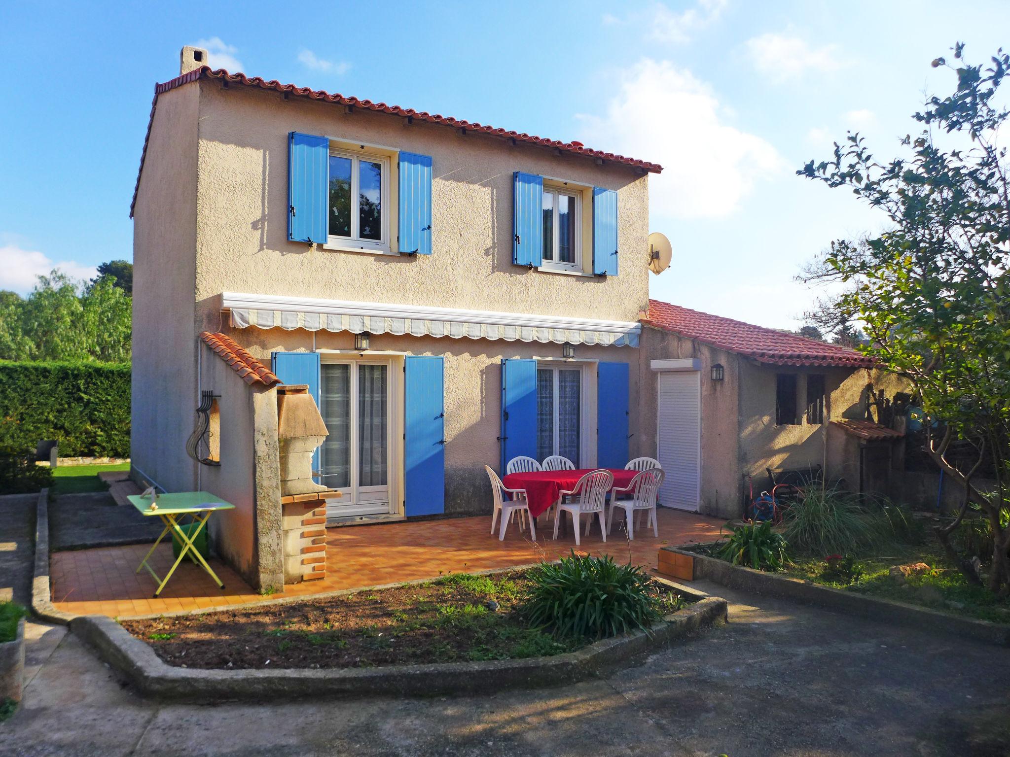 Foto 1 - Casa de 3 habitaciones en Hyères con piscina privada y vistas al mar