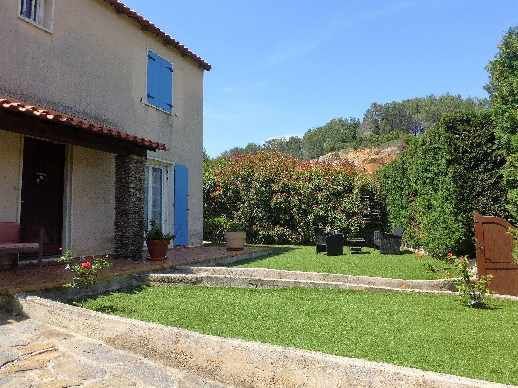 Photo 11 - Maison de 3 chambres à Hyères avec piscine privée et vues à la mer