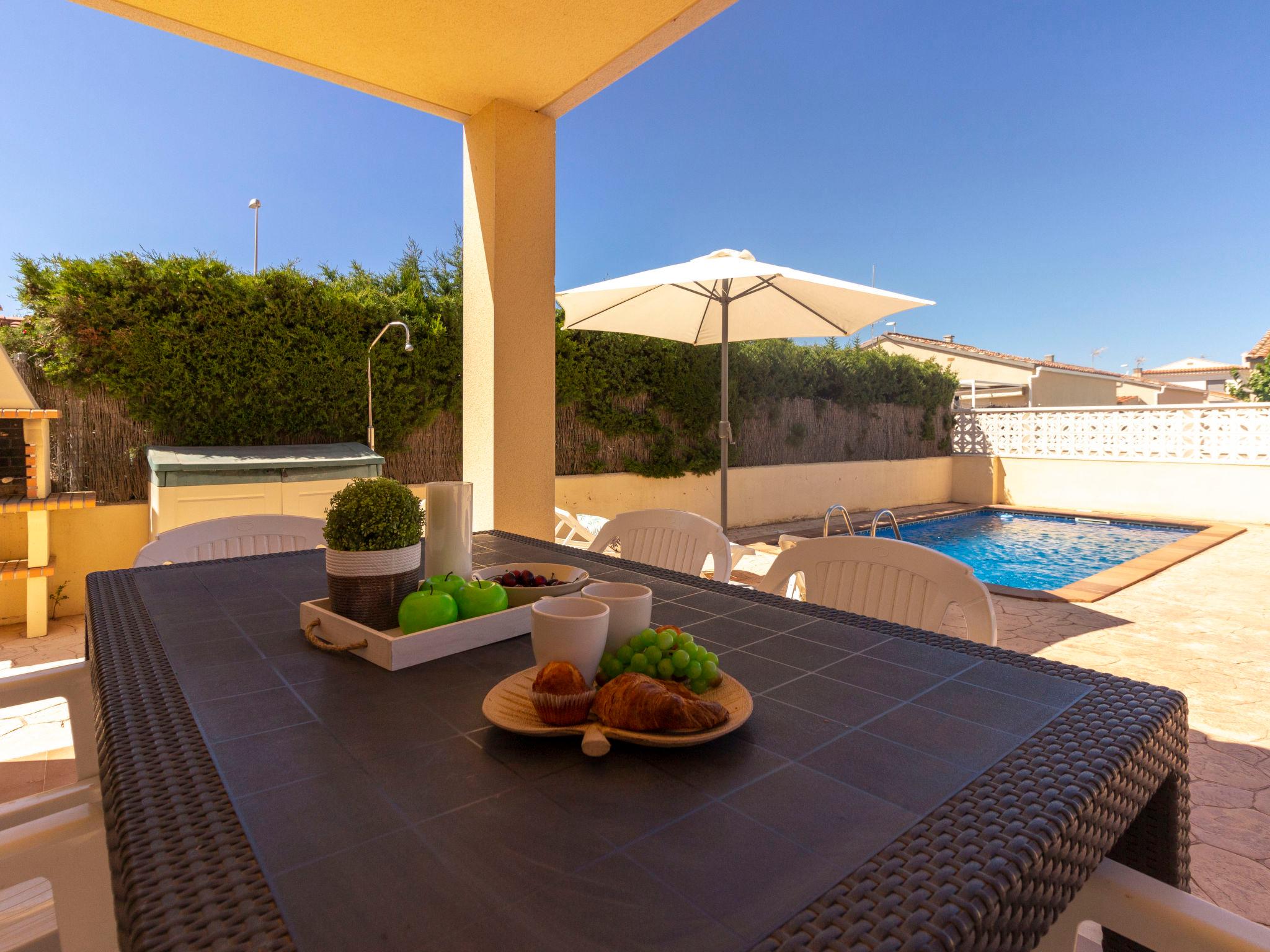 Foto 2 - Casa con 3 camere da letto a Deltebre con piscina privata e vista mare