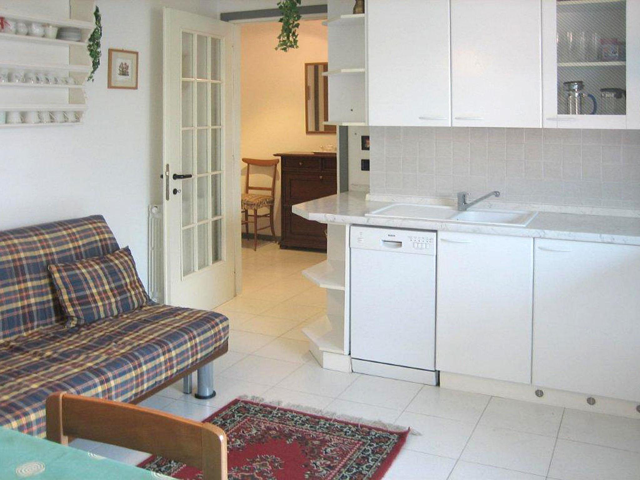 Photo 4 - 1 bedroom Apartment in Lazise with swimming pool and garden