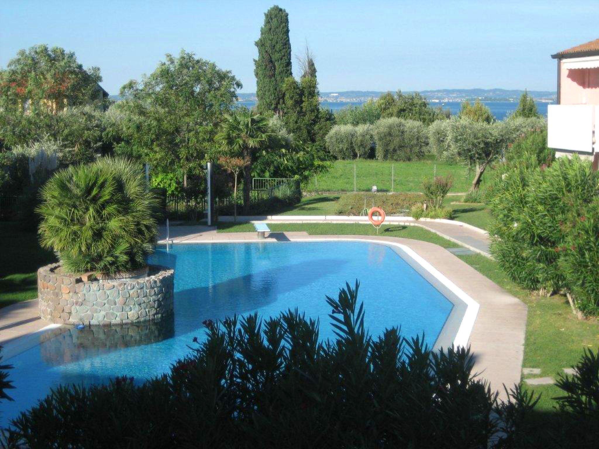 Foto 2 - Appartamento con 1 camera da letto a Lazise con piscina e giardino