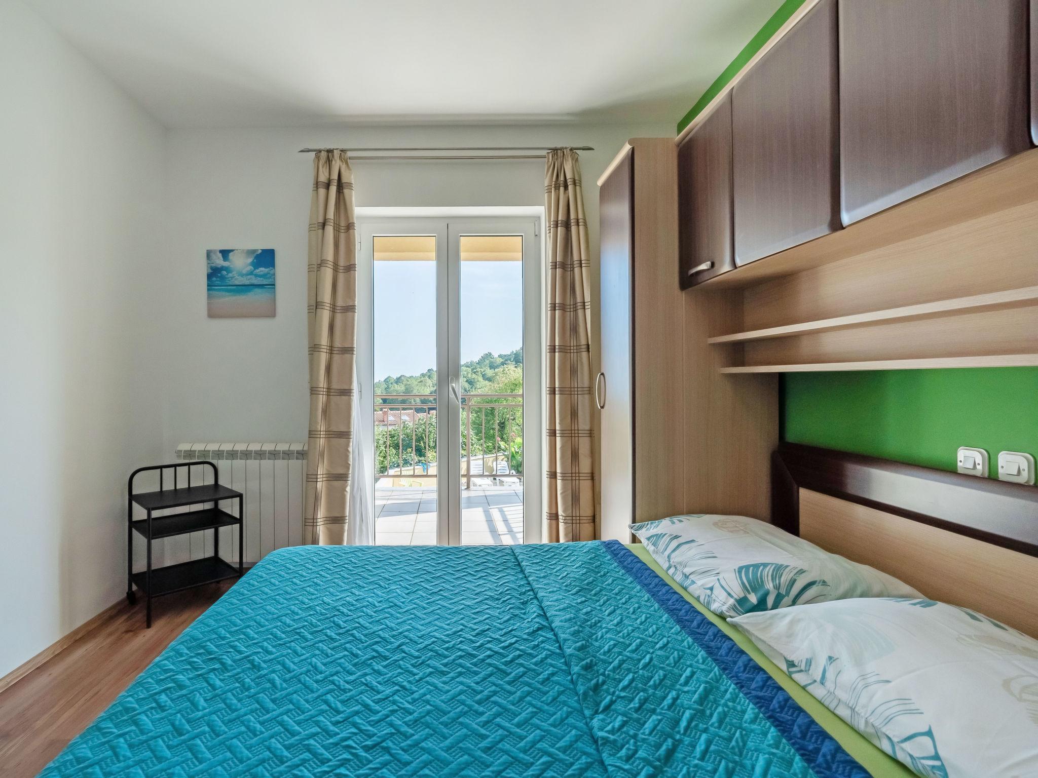 Foto 10 - Appartamento con 3 camere da letto a Matulji con piscina e vista mare