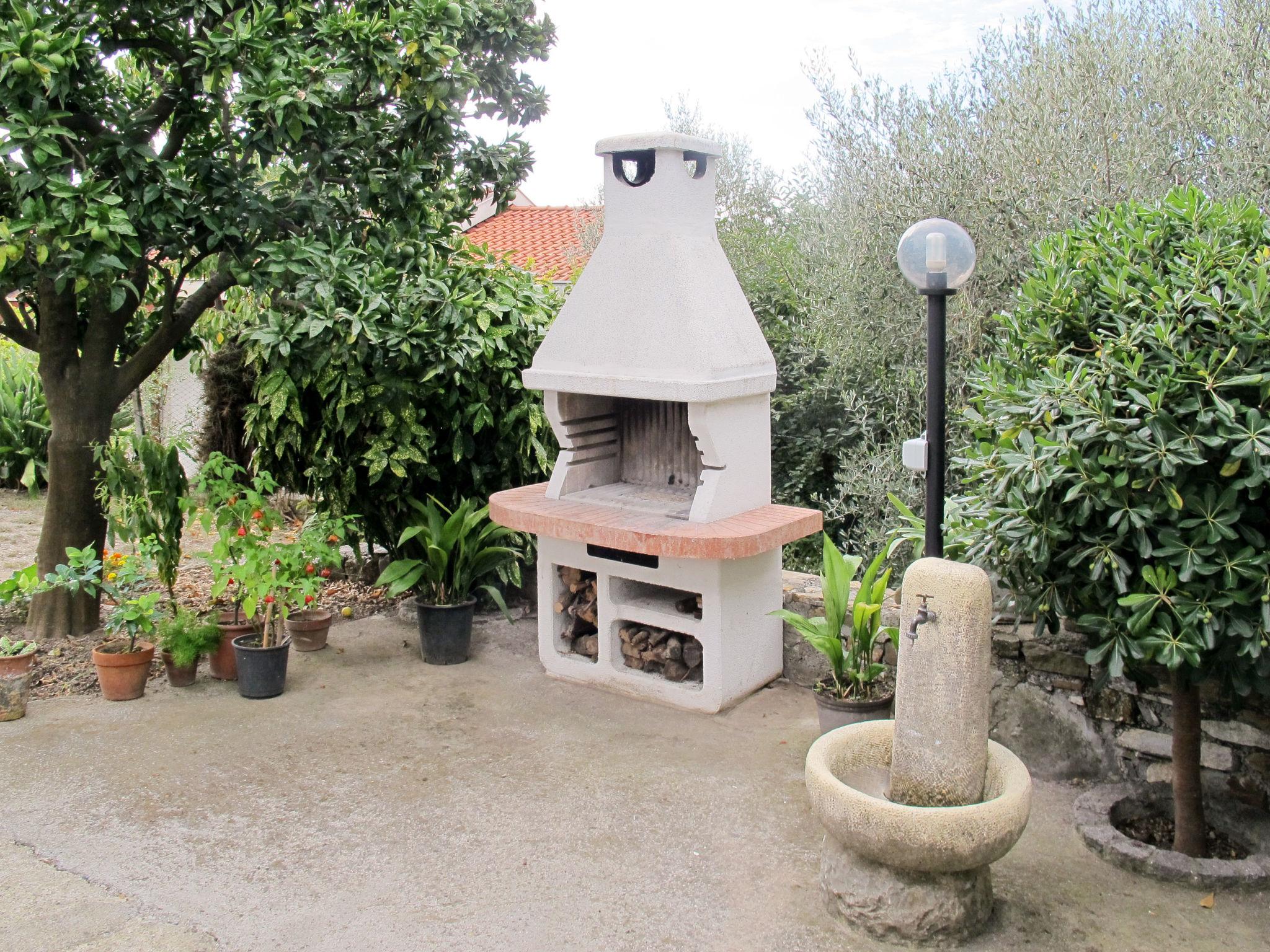 Photo 19 - Maison de 2 chambres à Diano San Pietro avec jardin et terrasse