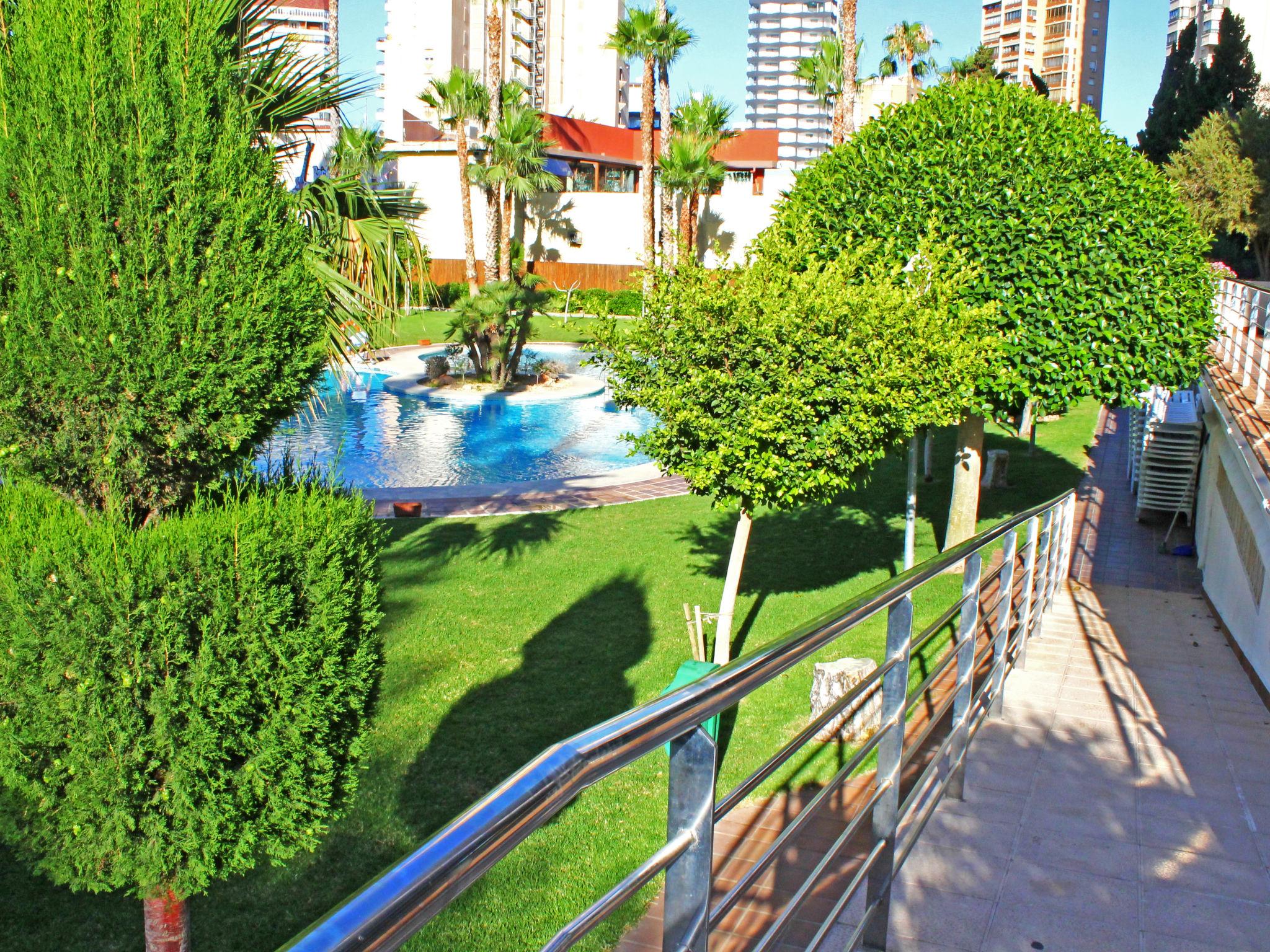 Photo 4 - 1 bedroom Apartment in Benidorm with swimming pool and sea view