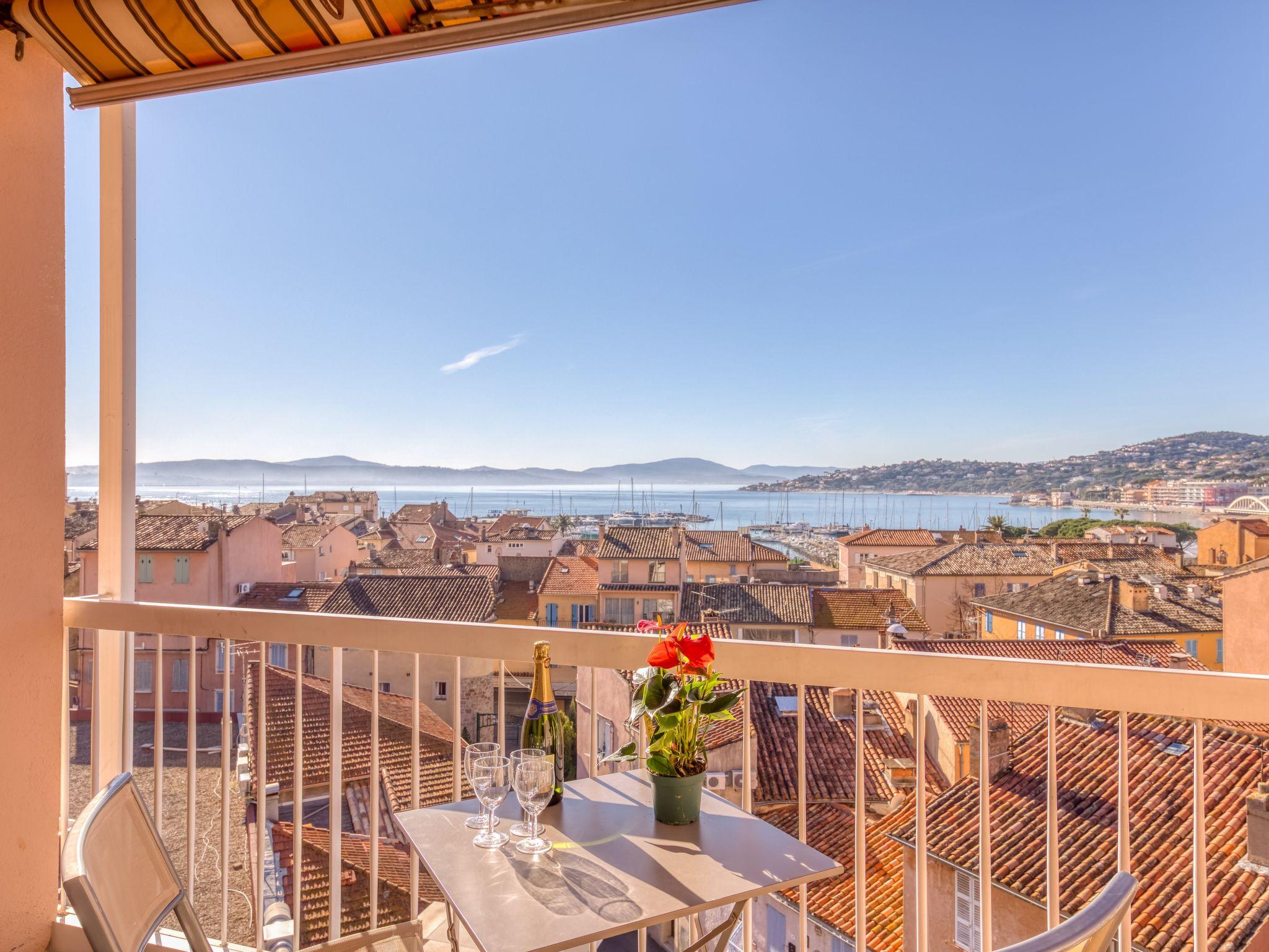 Photo 1 - 2 bedroom Apartment in Sainte-Maxime with sea view