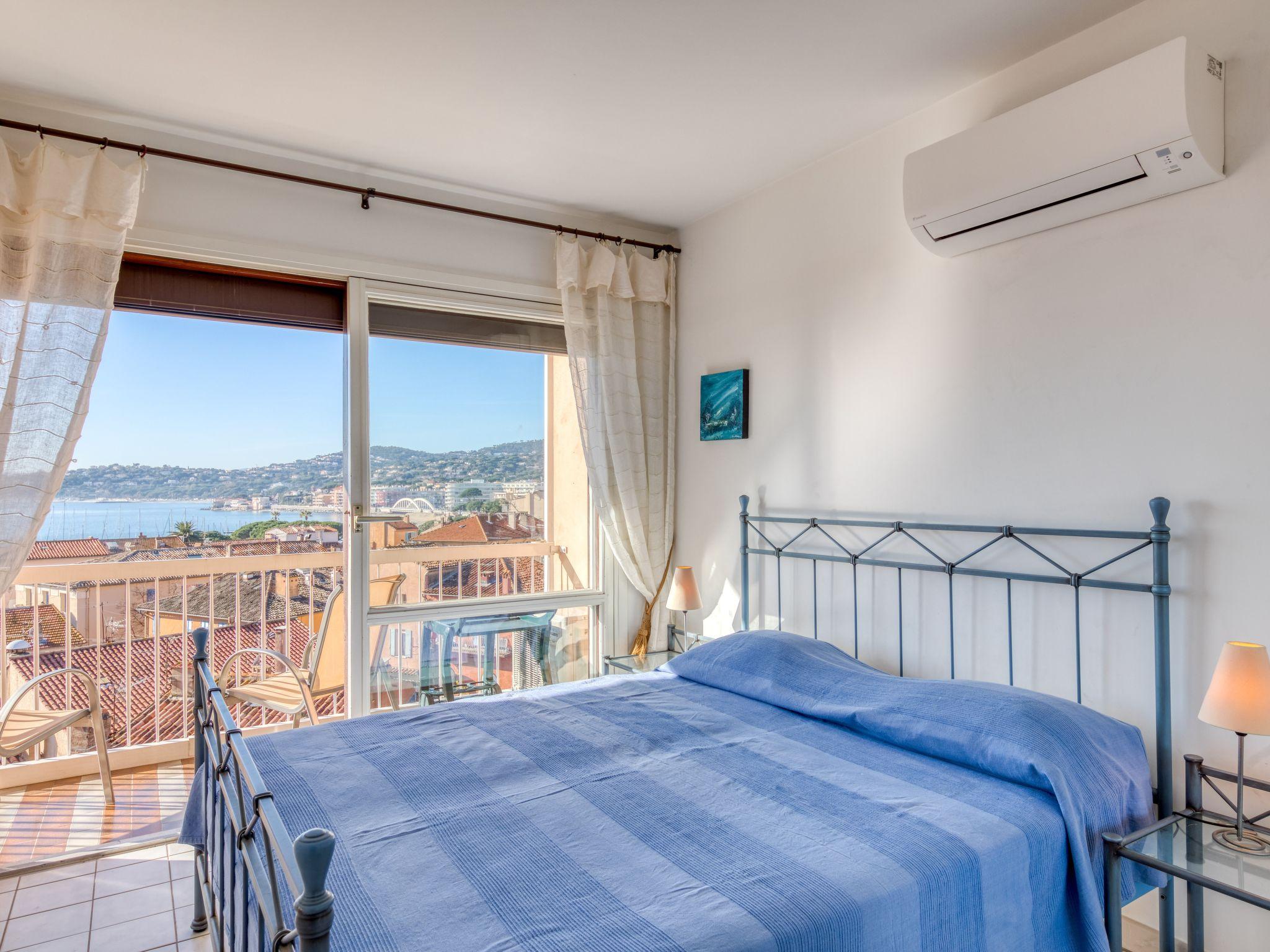 Photo 4 - Appartement de 2 chambres à Sainte-Maxime avec vues à la mer
