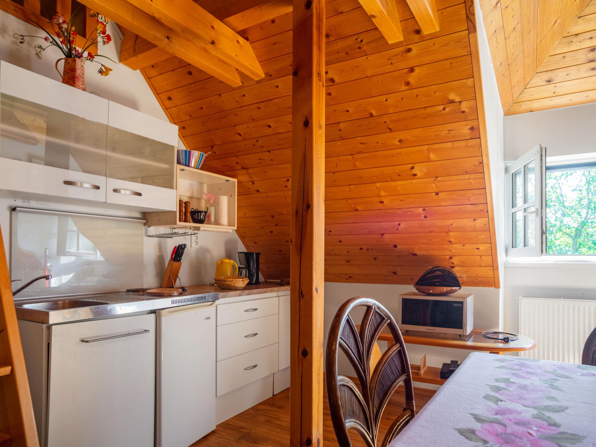 Photo 9 - Maison de 1 chambre à Žabovřesky avec piscine privée et jardin