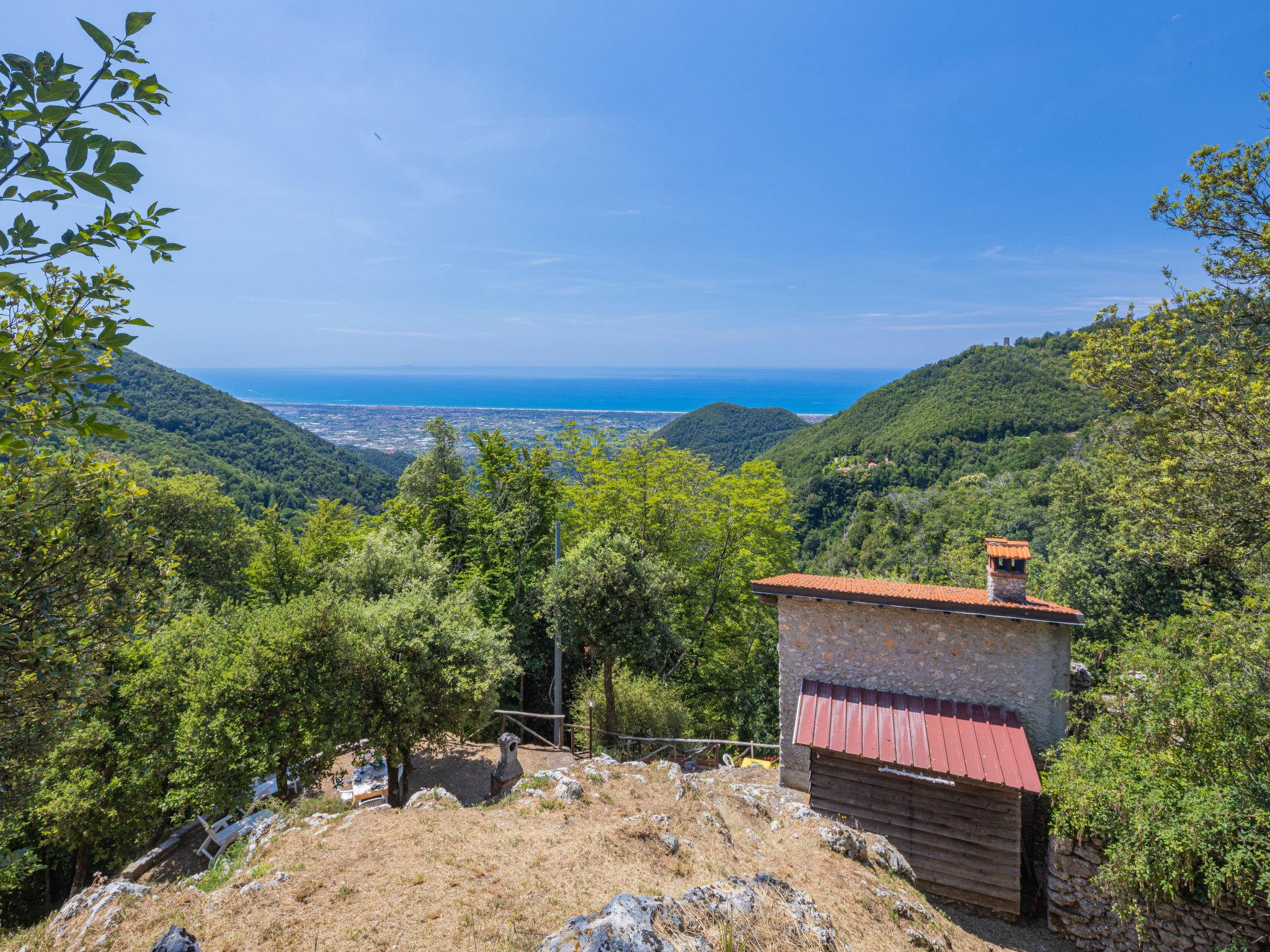 Photo 1 - Maison de 2 chambres à Stazzema avec jardin et vues à la mer