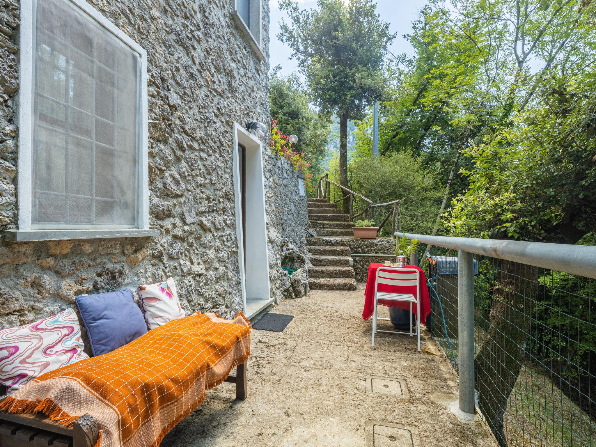 Foto 4 - Casa de 2 habitaciones en Stazzema con jardín y vistas al mar