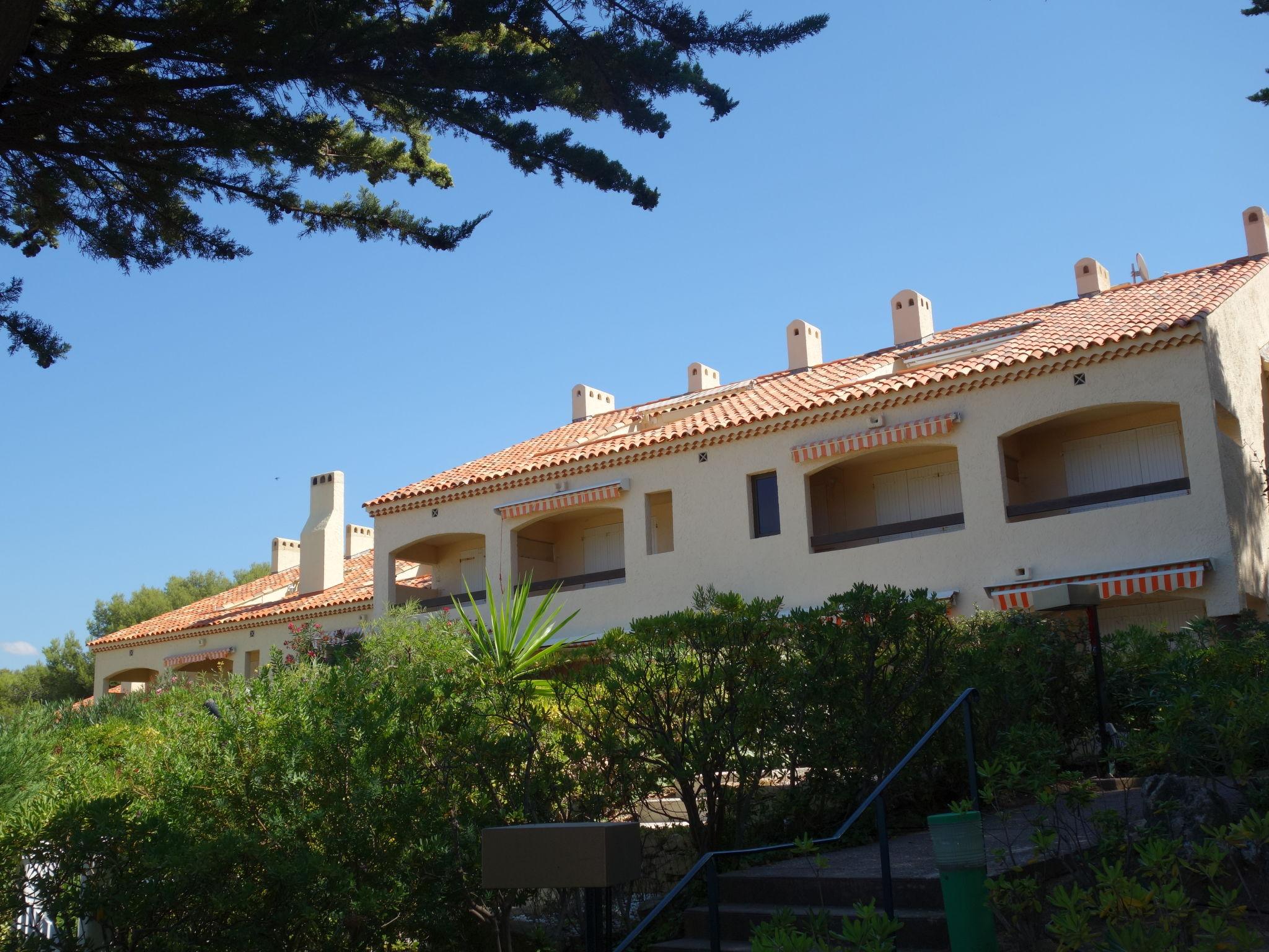 Photo 17 - Appartement de 2 chambres à Saint-Cyr-sur-Mer avec terrasse