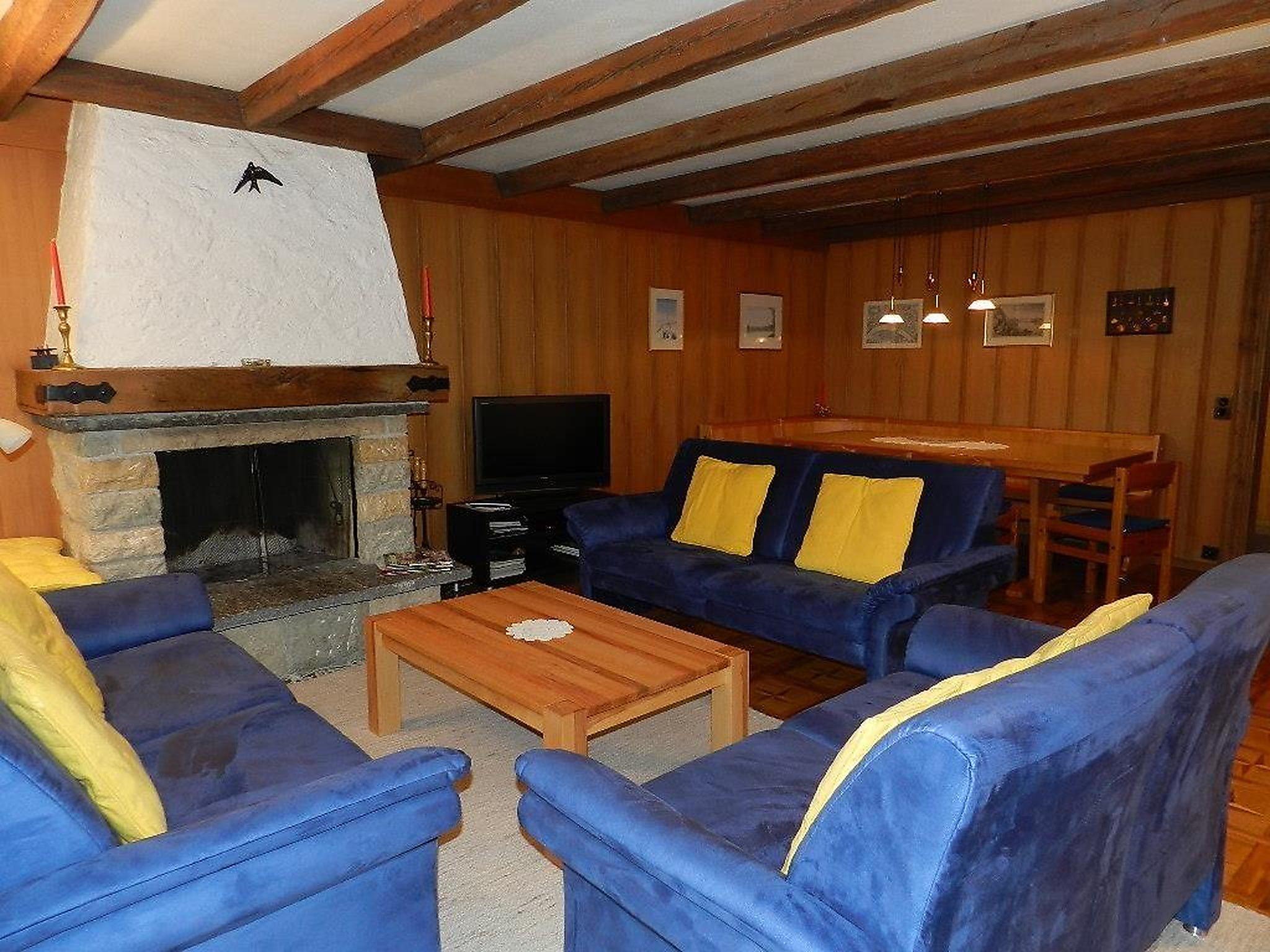 Photo 12 - 3 bedroom Apartment in Saanen