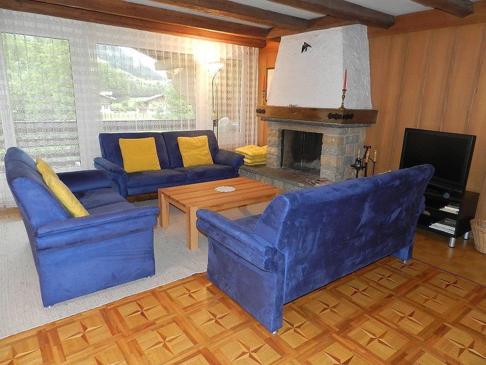 Photo 11 - 3 bedroom Apartment in Saanen