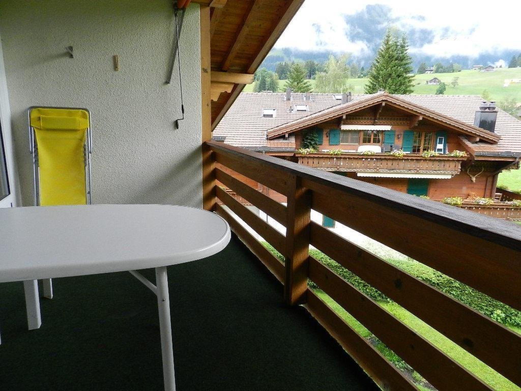 Foto 6 - Appartamento con 3 camere da letto a Saanen