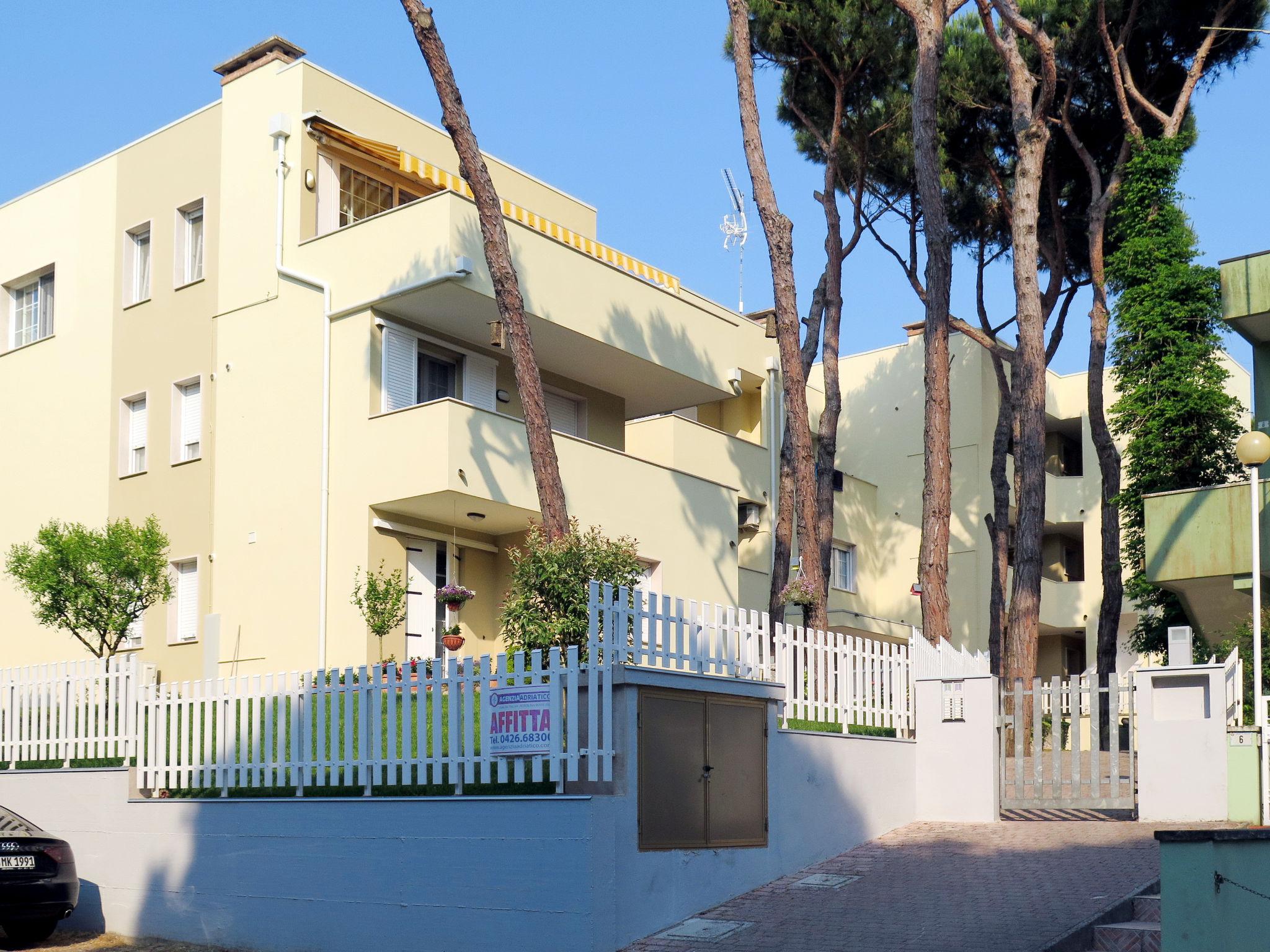 Photo 1 - Appartement de 2 chambres à Rosolina avec terrasse et vues à la mer