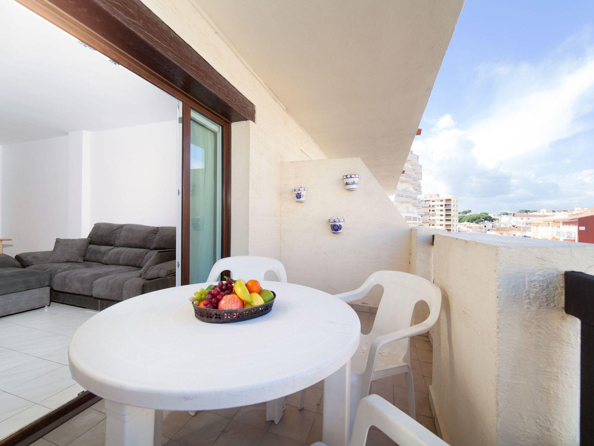 Foto 1 - Apartamento de 2 habitaciones en l'Escala con vistas al mar
