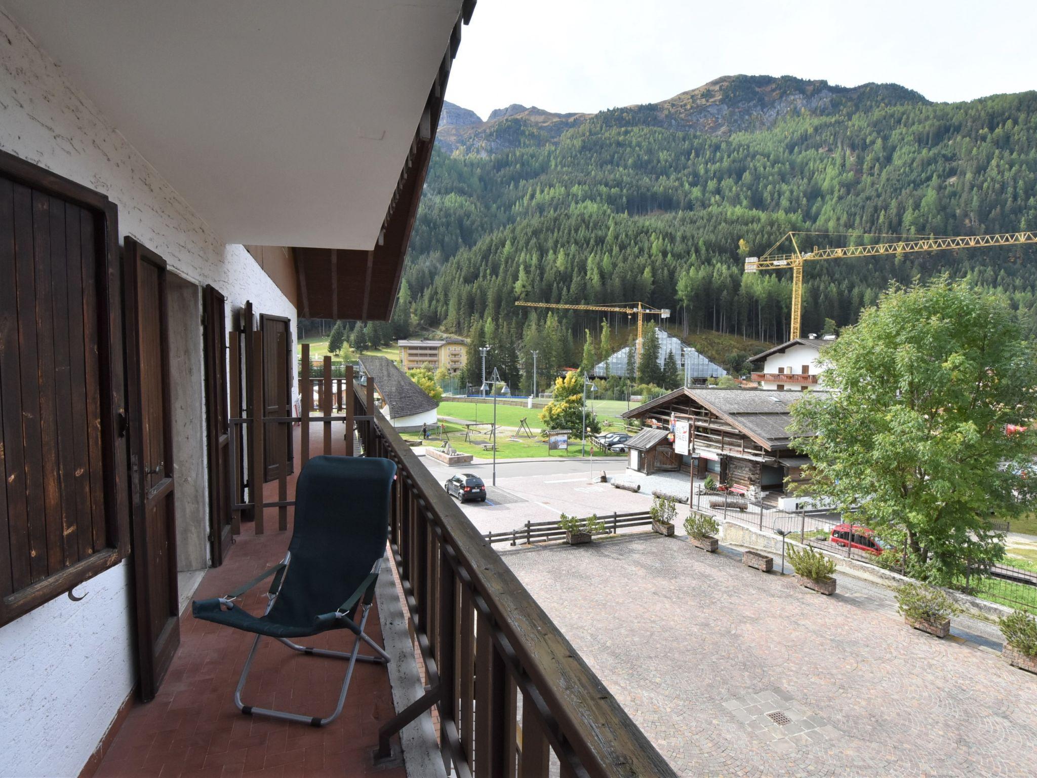 Photo 2 - Appartement de 1 chambre à Canazei avec terrasse et vues sur la montagne