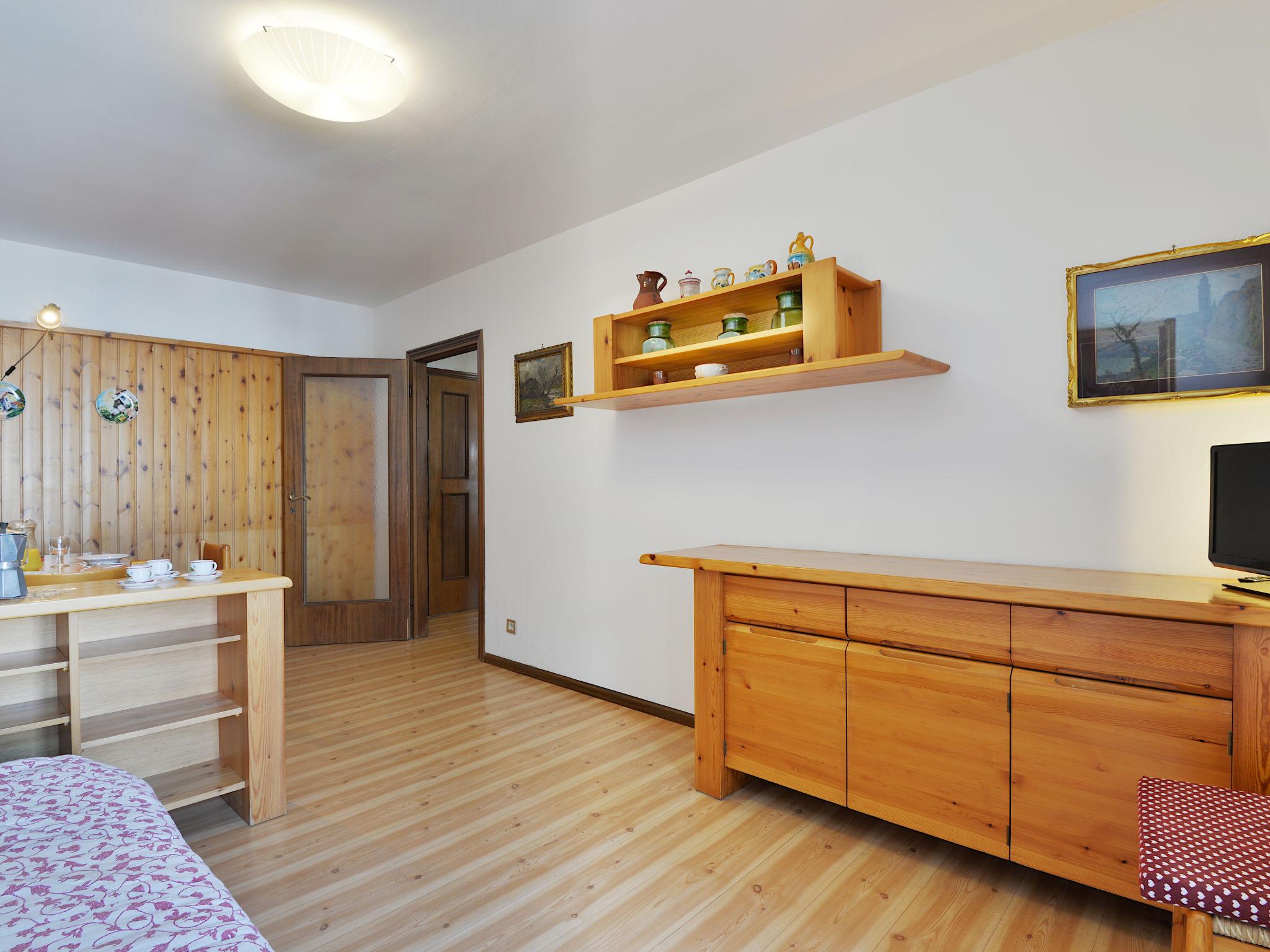 Foto 5 - Appartamento con 1 camera da letto a Canazei con terrazza e vista sulle montagne