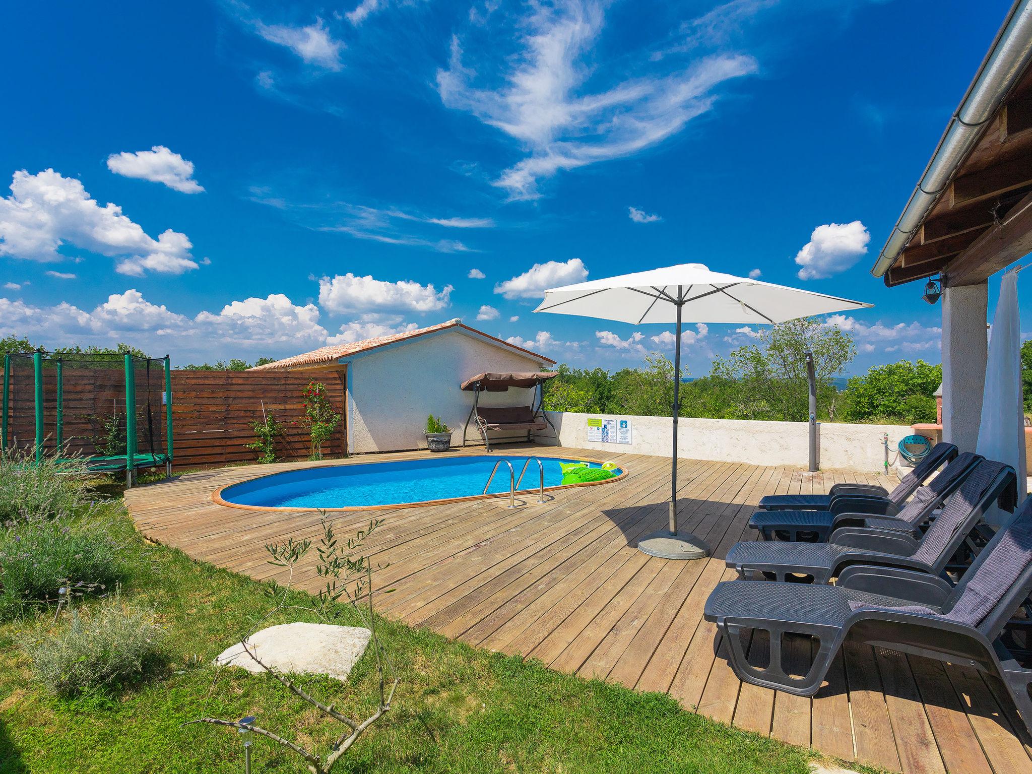 Foto 3 - Casa de 2 habitaciones en Labin con piscina privada y vistas al mar