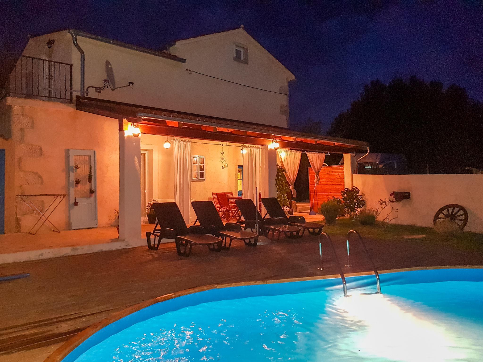 Foto 30 - Casa de 2 quartos em Labin com piscina privada e jardim