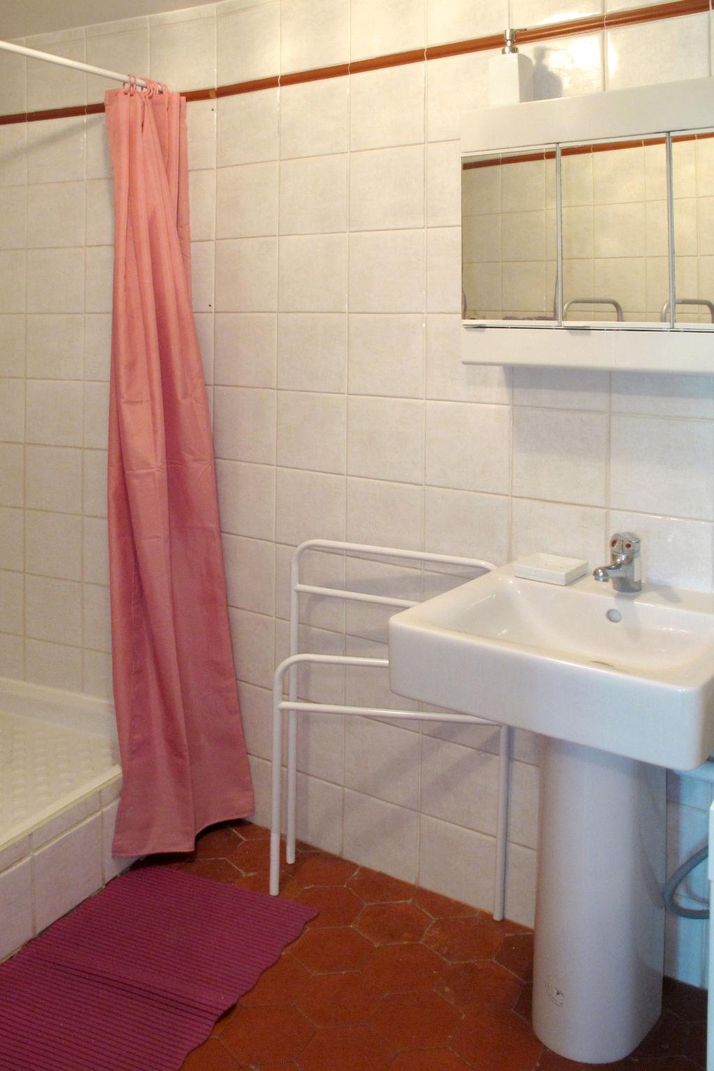 Foto 8 - Apartamento de 1 quarto em Roquebrune-sur-Argens com piscina e jardim