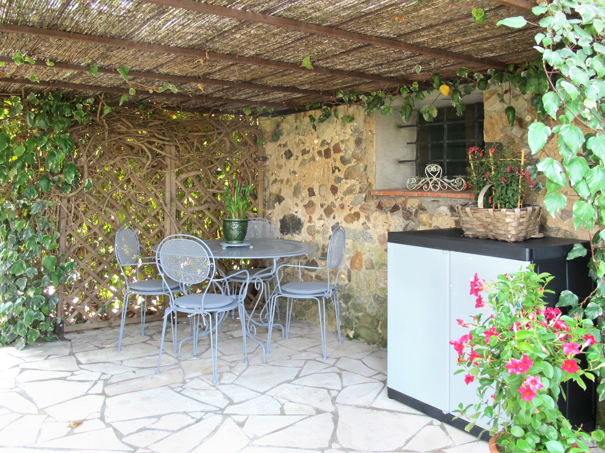 Foto 3 - Apartamento de 1 habitación en Roquebrune-sur-Argens con piscina privada y vistas al mar