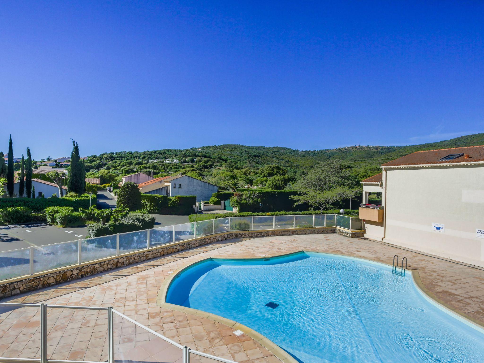 Foto 23 - Haus mit 3 Schlafzimmern in Roquebrune-sur-Argens mit schwimmbad und blick aufs meer