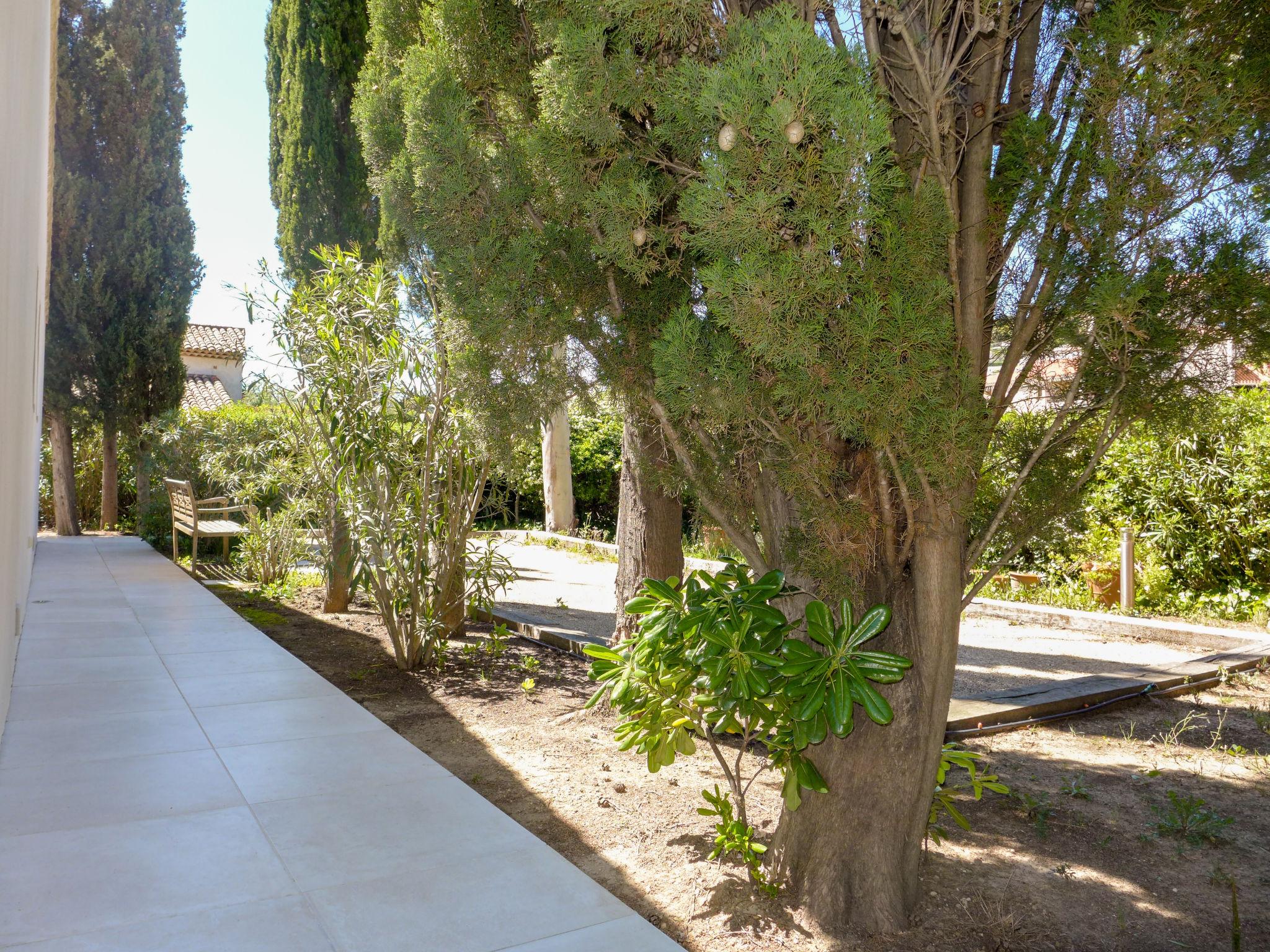 Foto 19 - Casa con 3 camere da letto a Roquebrune-sur-Argens con piscina e vista mare