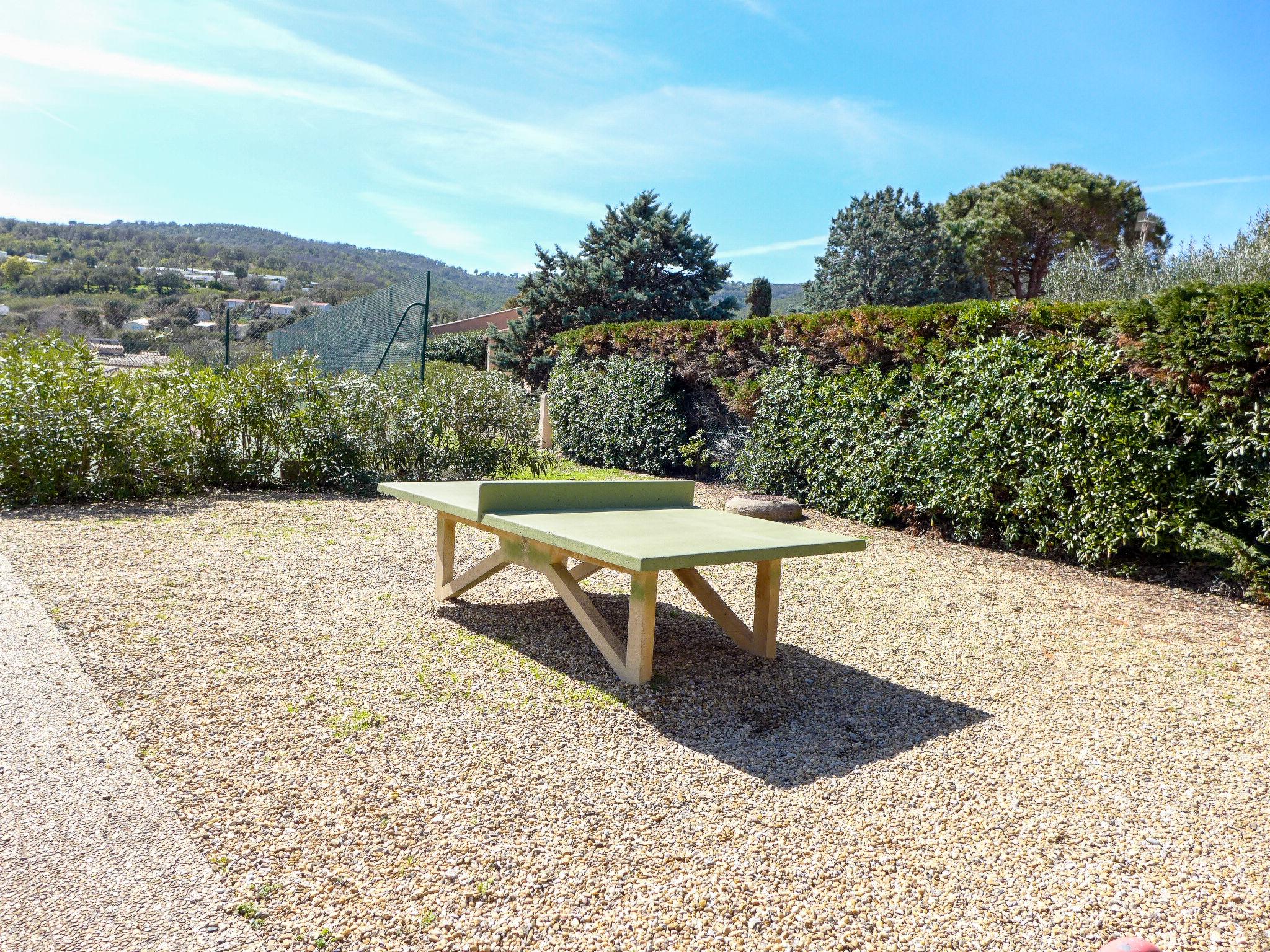 Foto 26 - Casa con 3 camere da letto a Roquebrune-sur-Argens con piscina e giardino