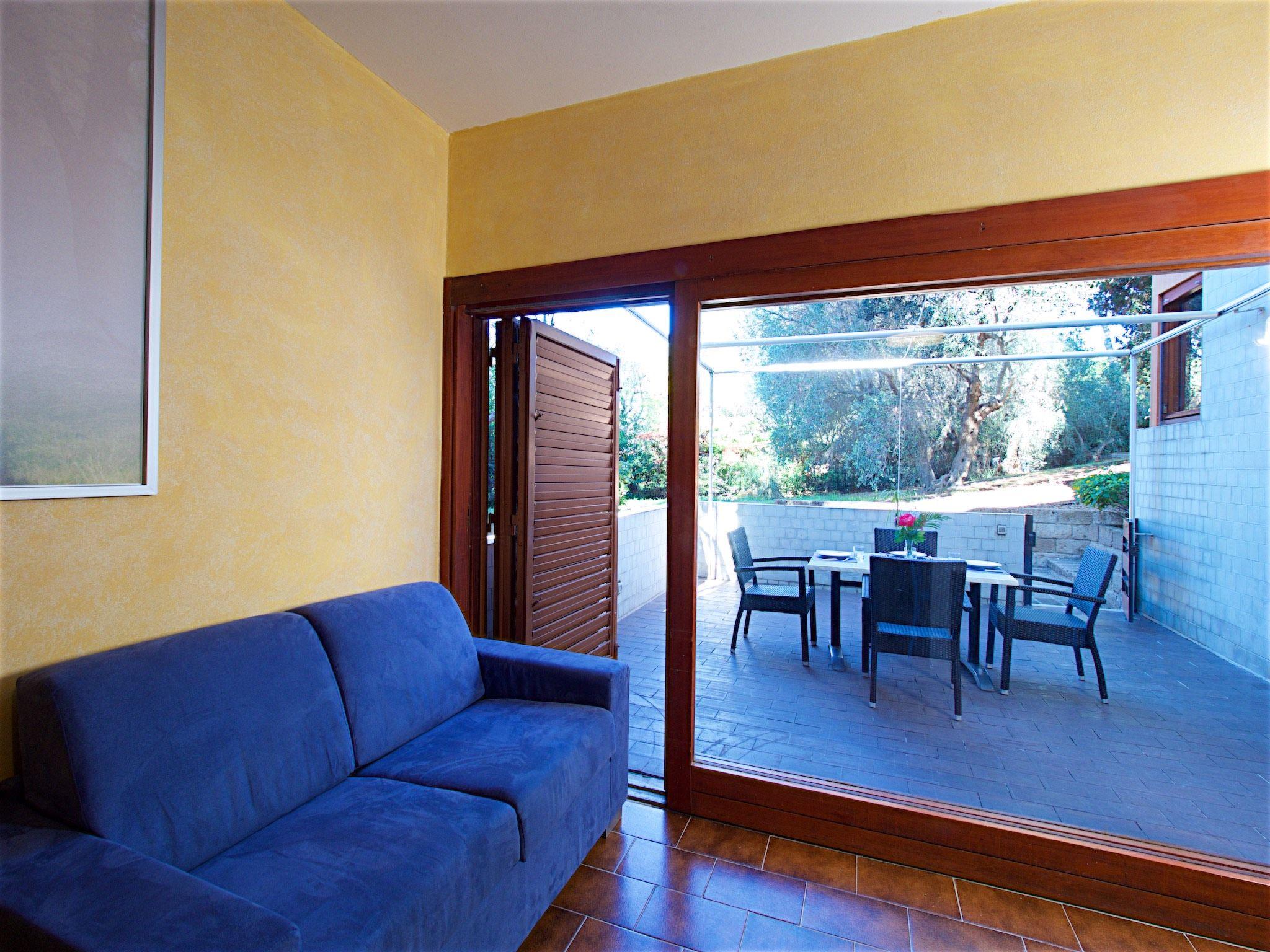 Photo 6 - 2 bedroom Apartment in Castiglione della Pescaia with swimming pool and garden