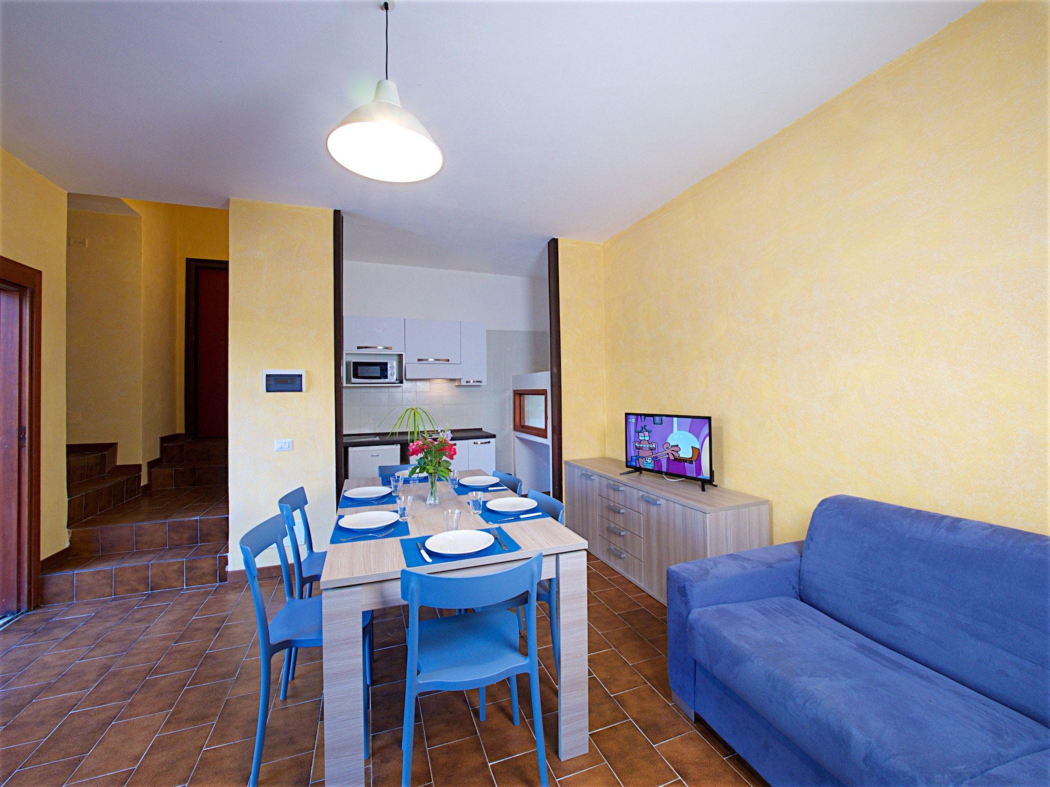 Photo 5 - 2 bedroom Apartment in Castiglione della Pescaia with swimming pool and sea view