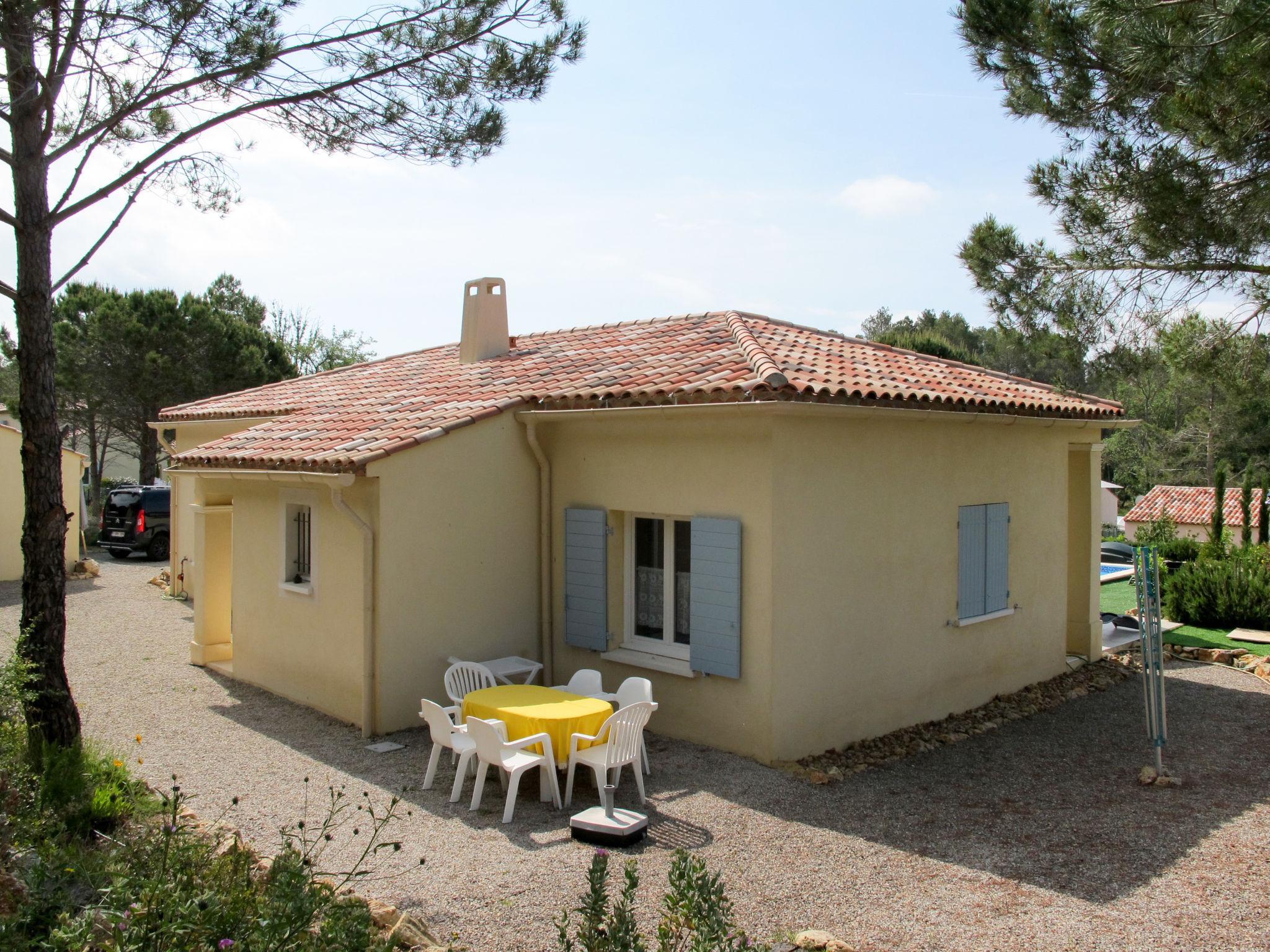 Foto 29 - Casa con 3 camere da letto a Bagnols-en-Forêt con piscina privata e giardino