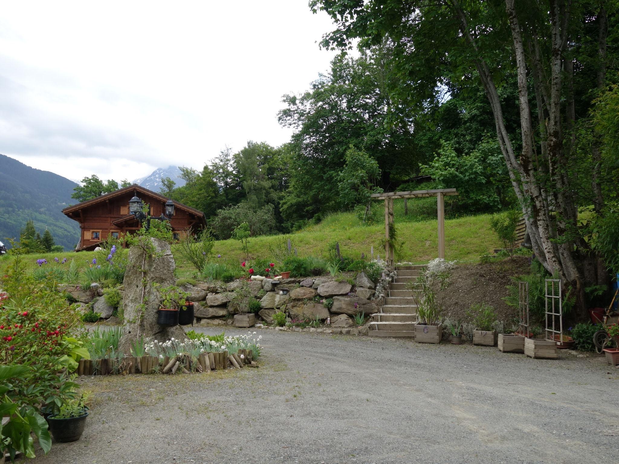 Foto 14 - Appartamento con 1 camera da letto a Saint-Gervais-les-Bains con giardino e vista sulle montagne