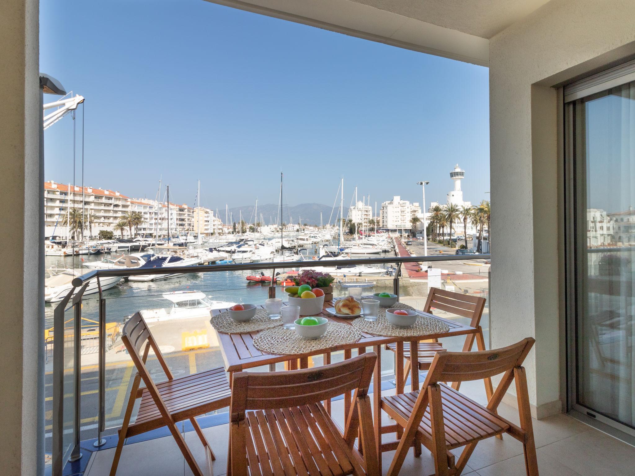 Foto 6 - Apartamento de 2 habitaciones en Castelló d'Empúries con terraza y vistas al mar