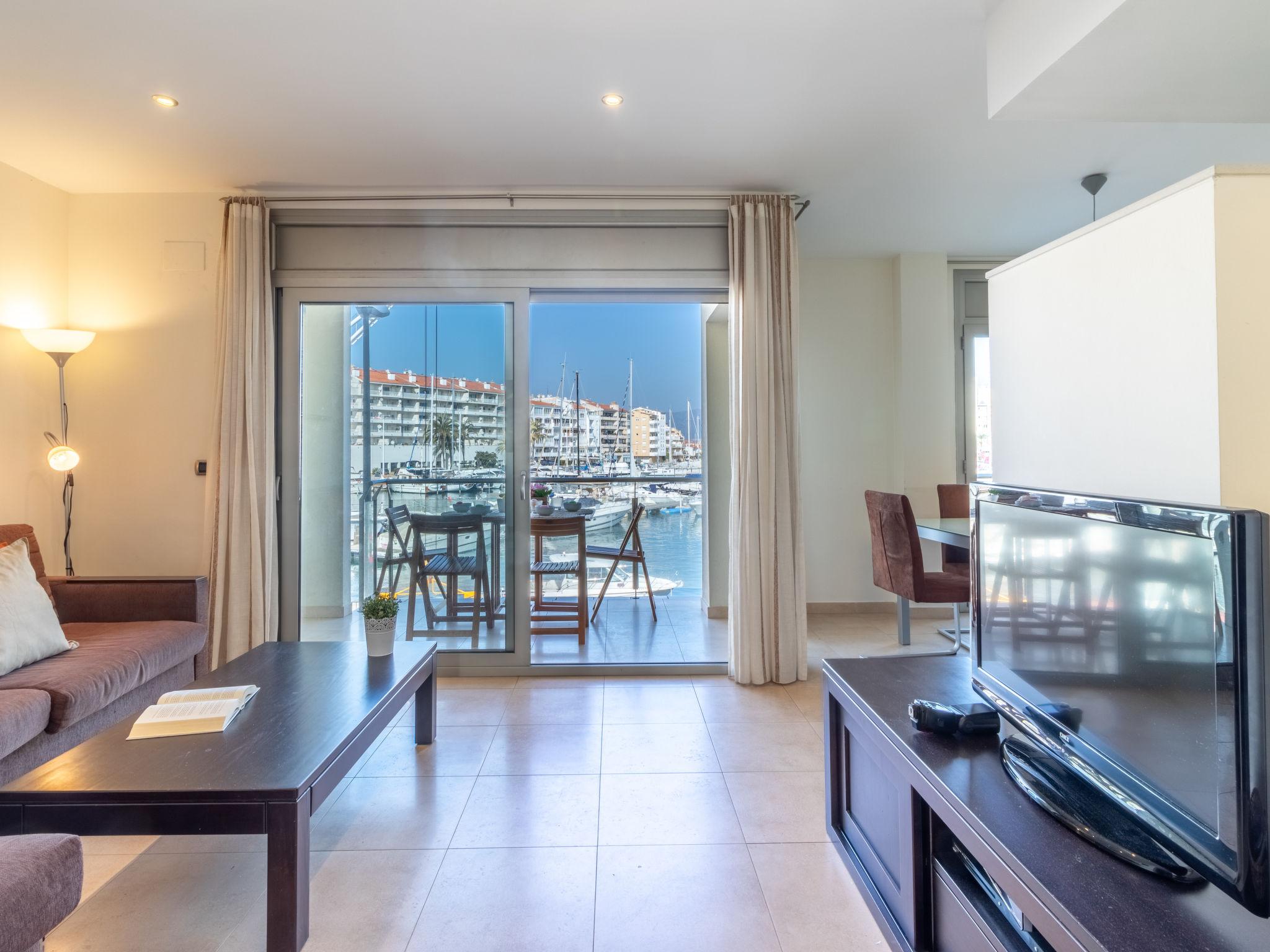 Foto 2 - Apartment mit 2 Schlafzimmern in Castelló d'Empúries mit terrasse und blick aufs meer
