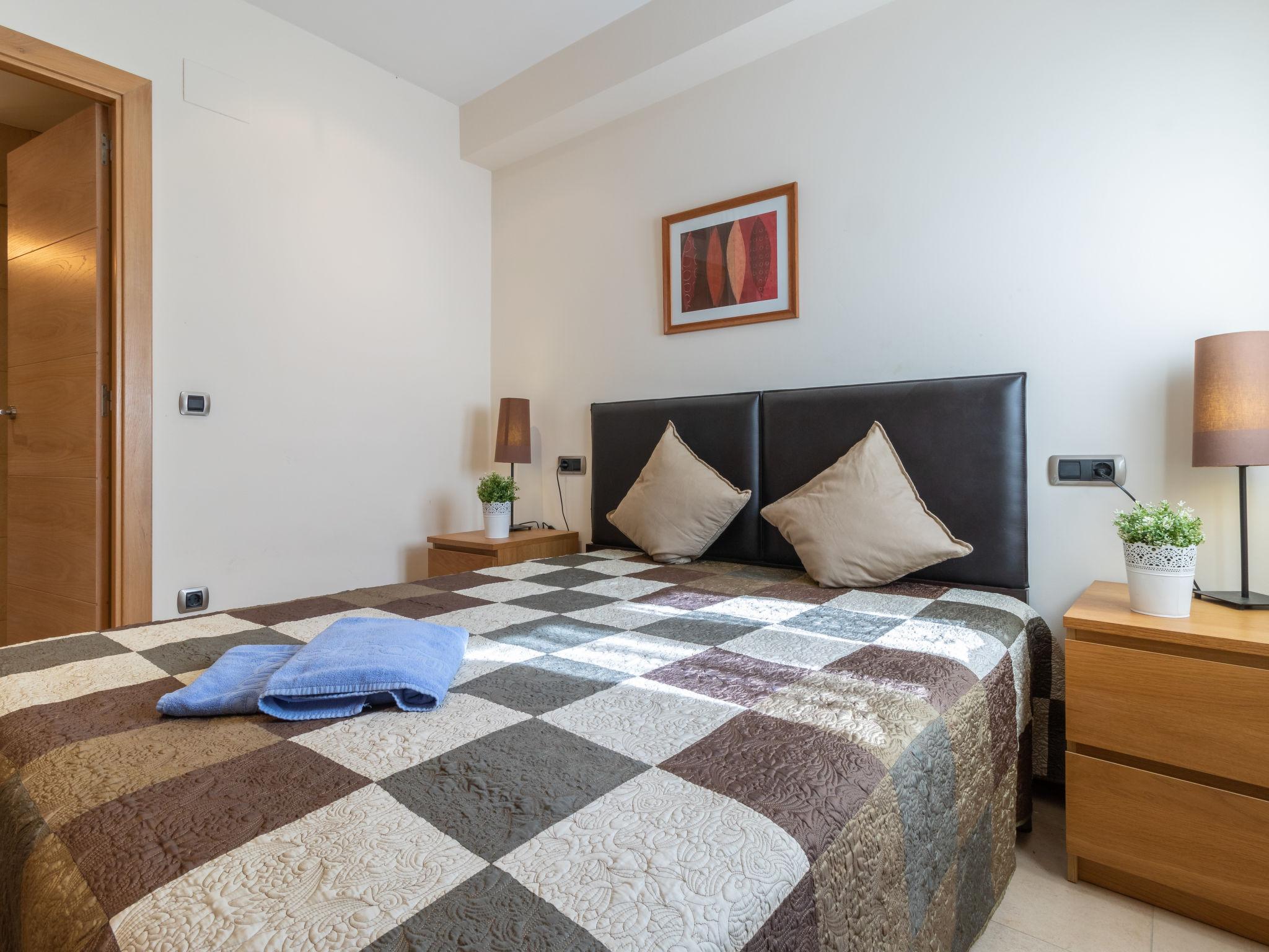 Foto 10 - Apartamento de 2 habitaciones en Castelló d'Empúries con terraza y vistas al mar