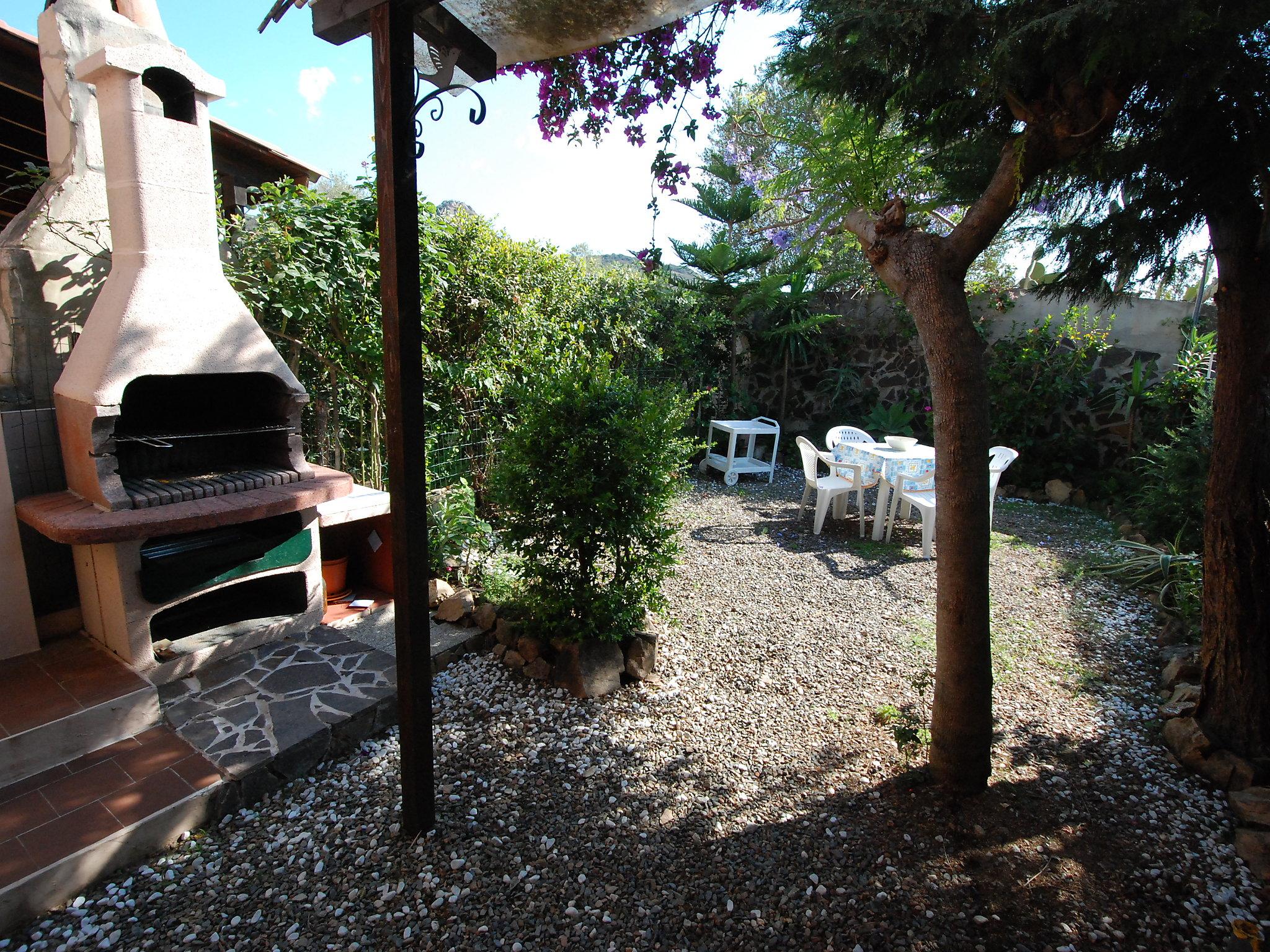Foto 21 - Casa de 2 habitaciones en Villasimius con jardín y vistas al mar
