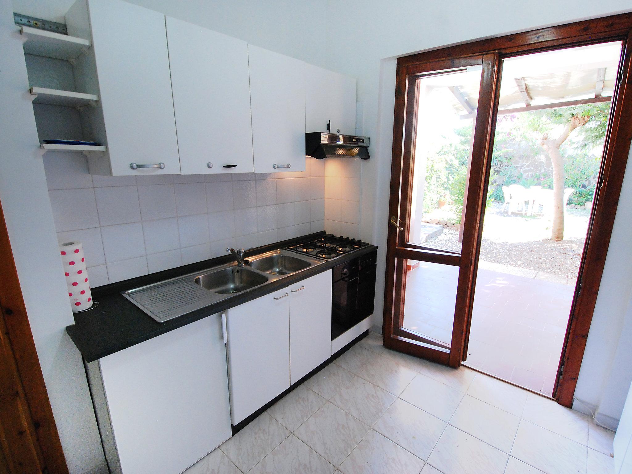 Photo 8 - 2 bedroom House in Villasimius with garden and sea view