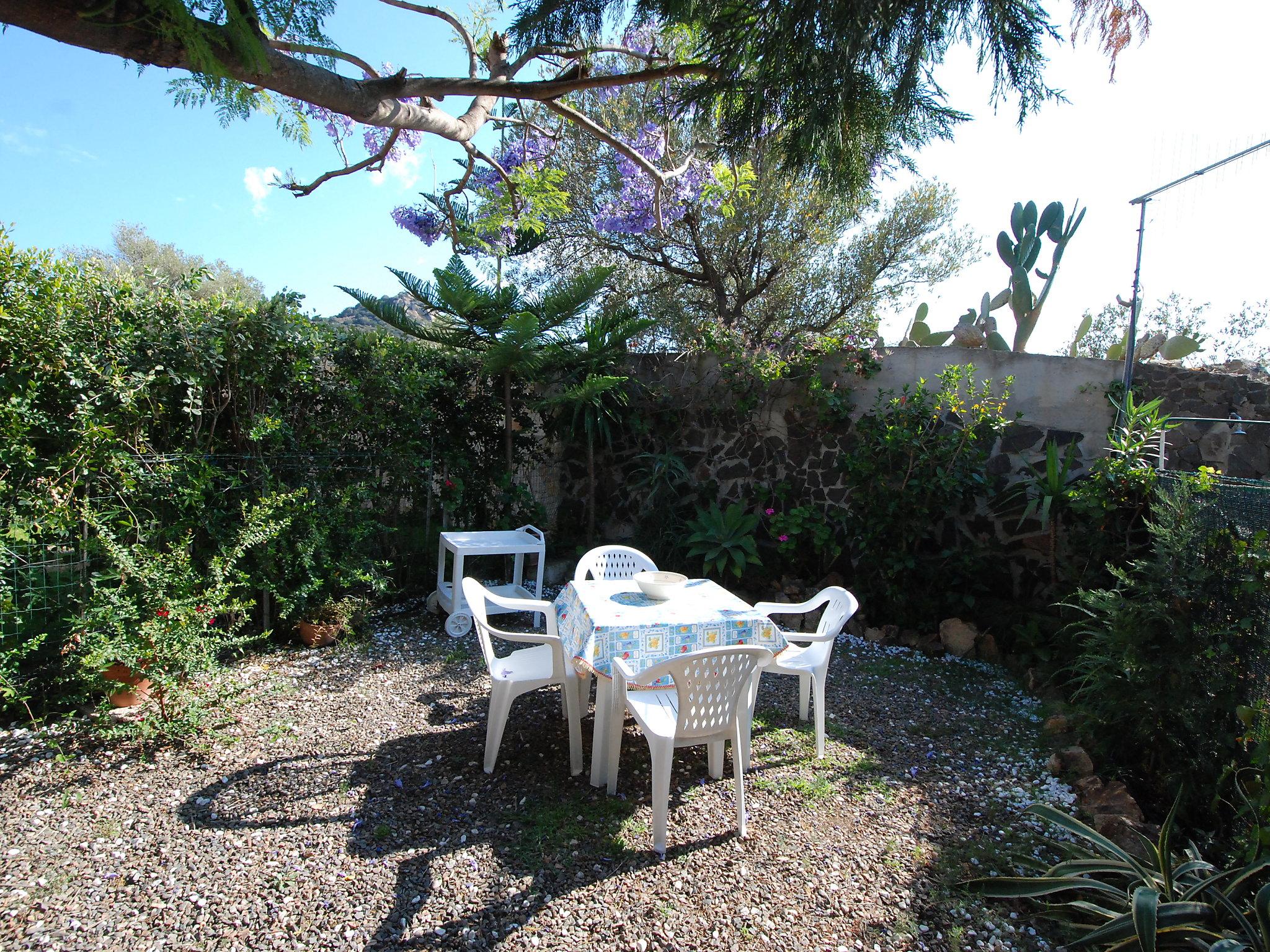 Photo 24 - Maison de 2 chambres à Villasimius avec jardin et vues à la mer