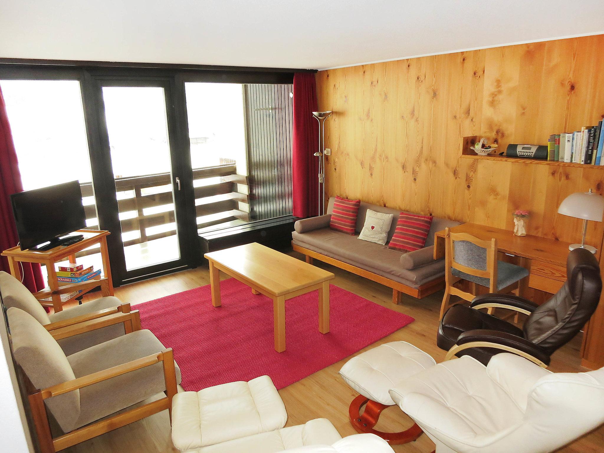 Foto 2 - Appartamento con 2 camere da letto a Disentis/Mustér con piscina e vista sulle montagne