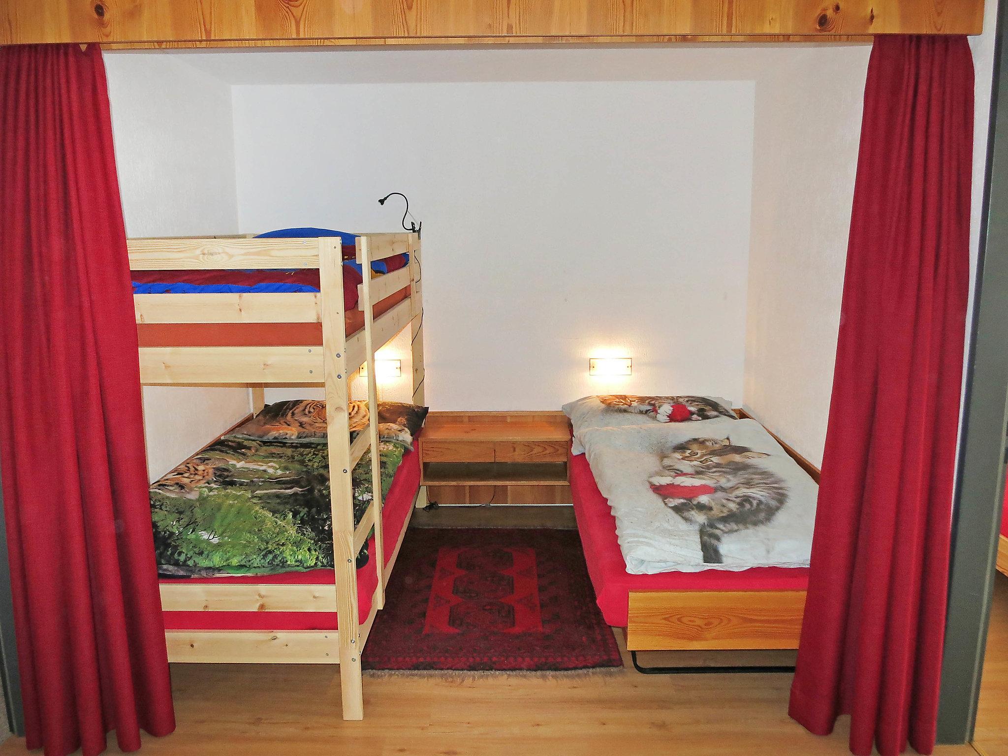 Foto 6 - Appartamento con 2 camere da letto a Disentis/Mustér con piscina e vista sulle montagne