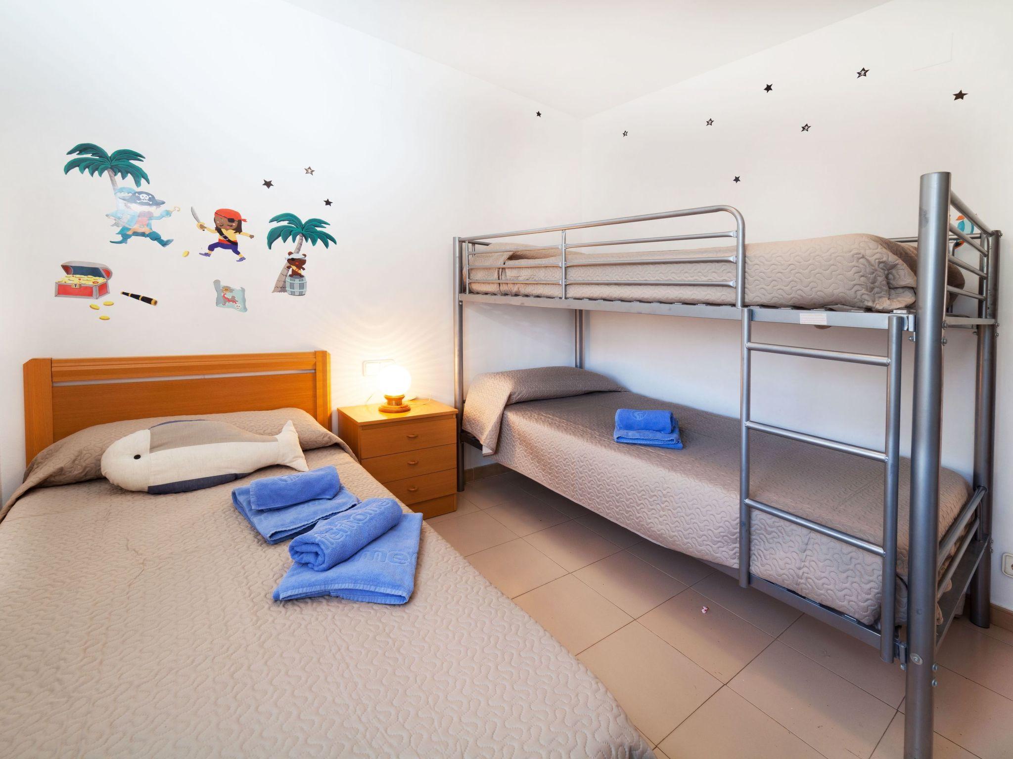 Foto 12 - Apartamento de 2 quartos em Mont-roig del Camp com piscina e vistas do mar