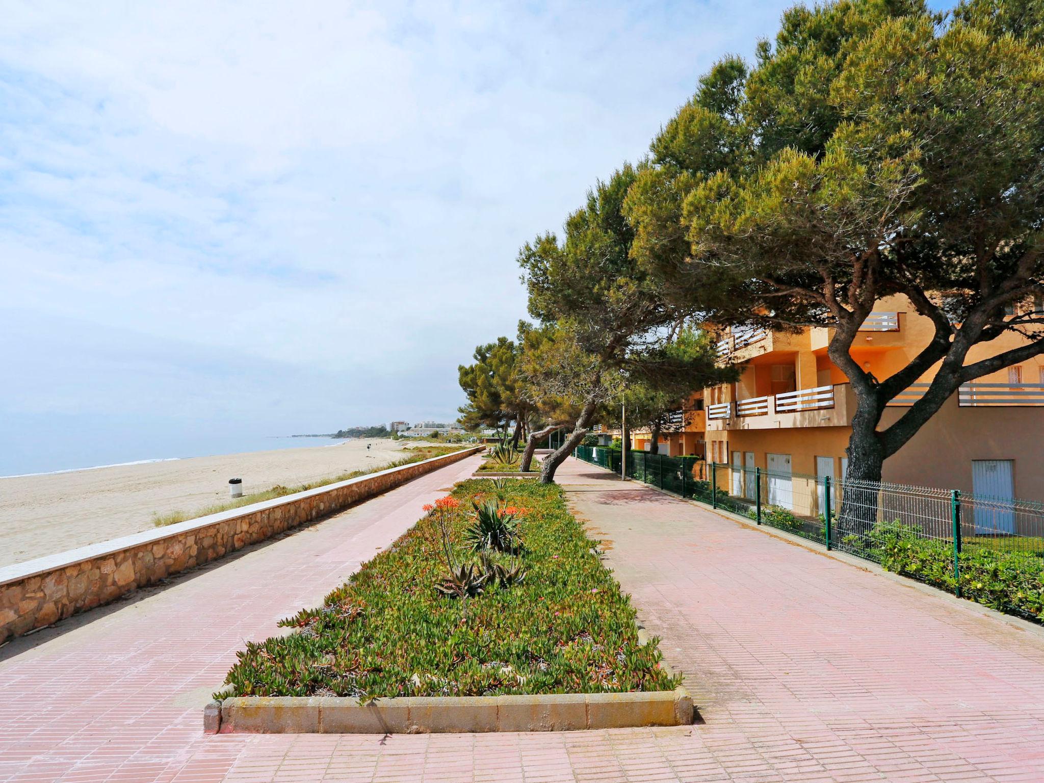 Photo 21 - 2 bedroom Apartment in Mont-roig del Camp with swimming pool and sea view