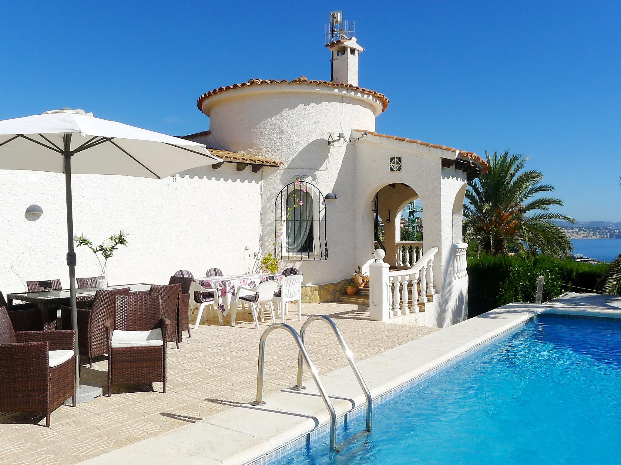 Foto 1 - Casa de 3 quartos em Calp com piscina privada e vistas do mar