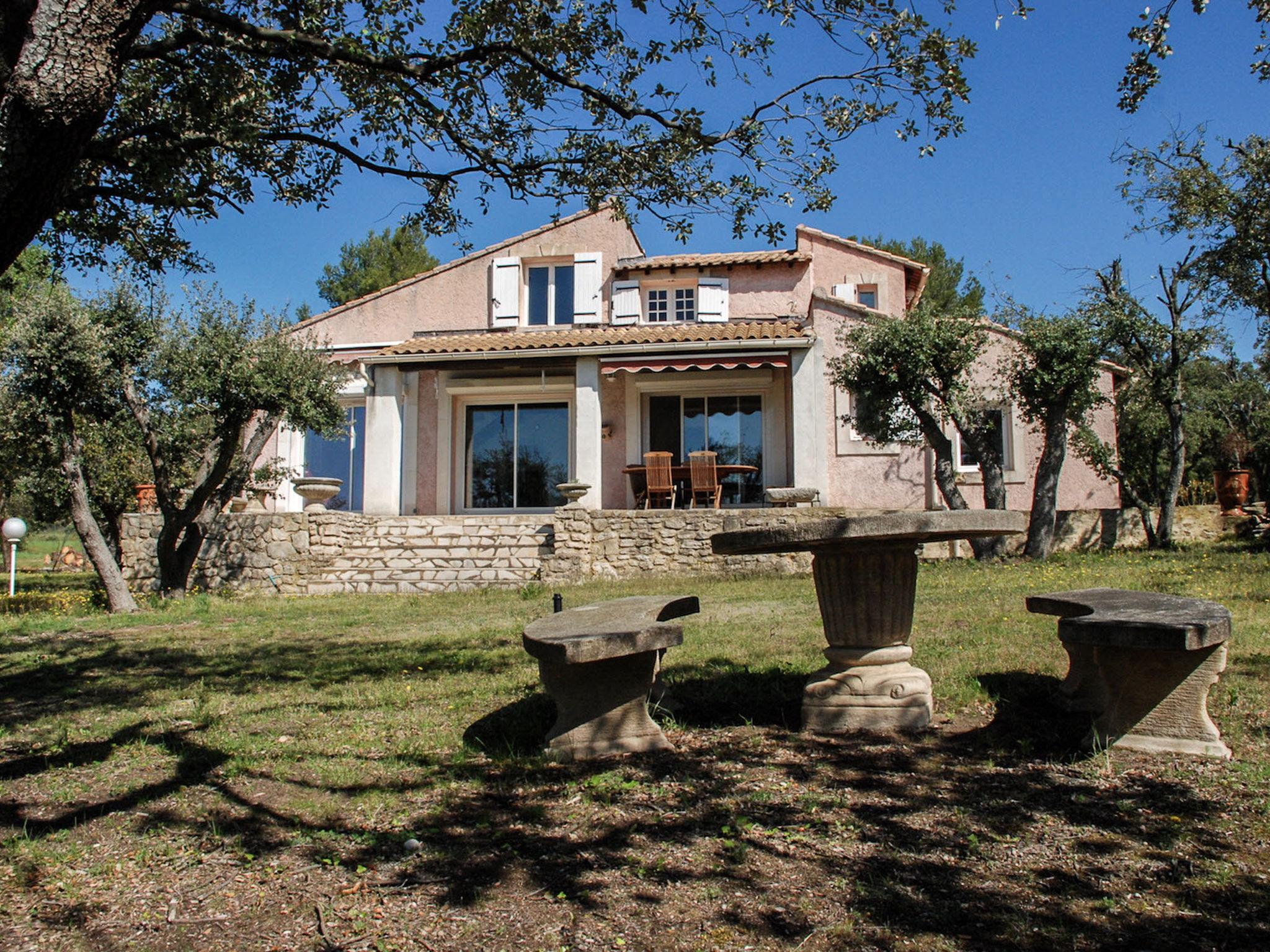 Foto 1 - Casa con 3 camere da letto a Saumane-de-Vaucluse con piscina privata e giardino