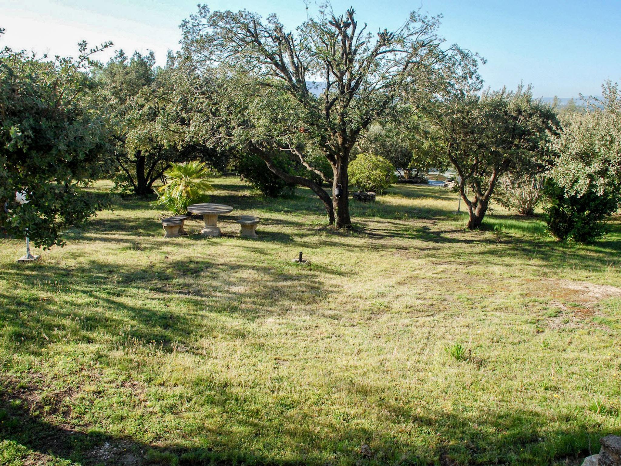 Photo 22 - 3 bedroom House in Saumane-de-Vaucluse with private pool and garden