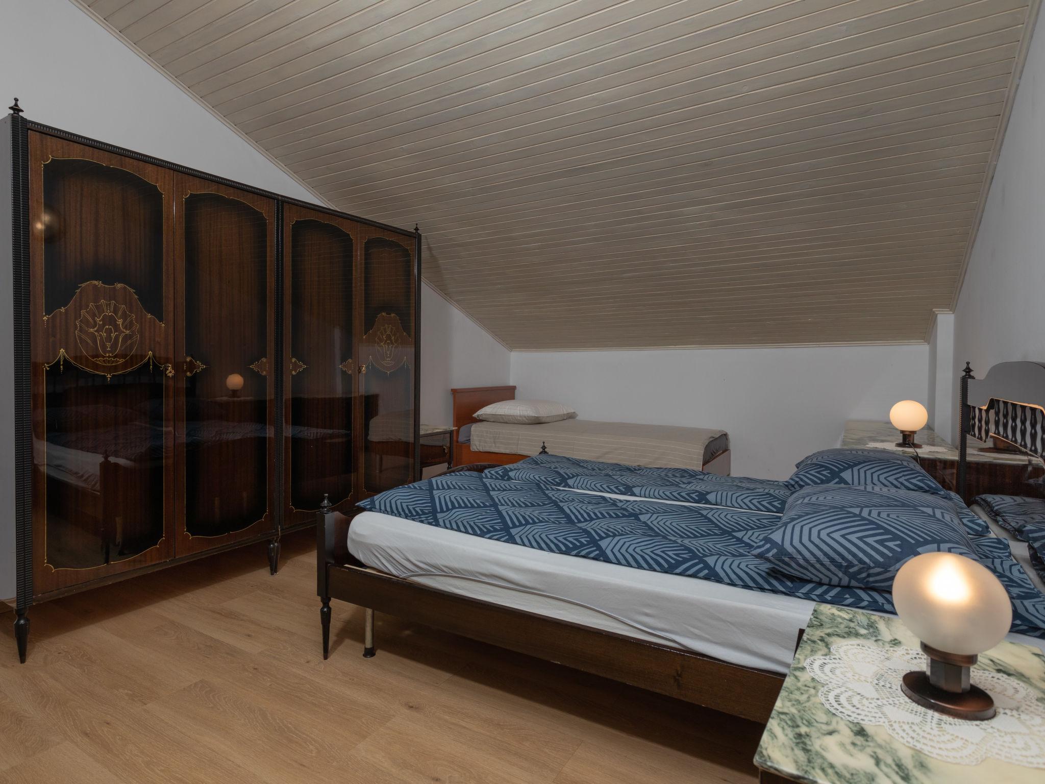 Foto 14 - Appartamento con 2 camere da letto a Kaštelir-Labinci con piscina e vista mare