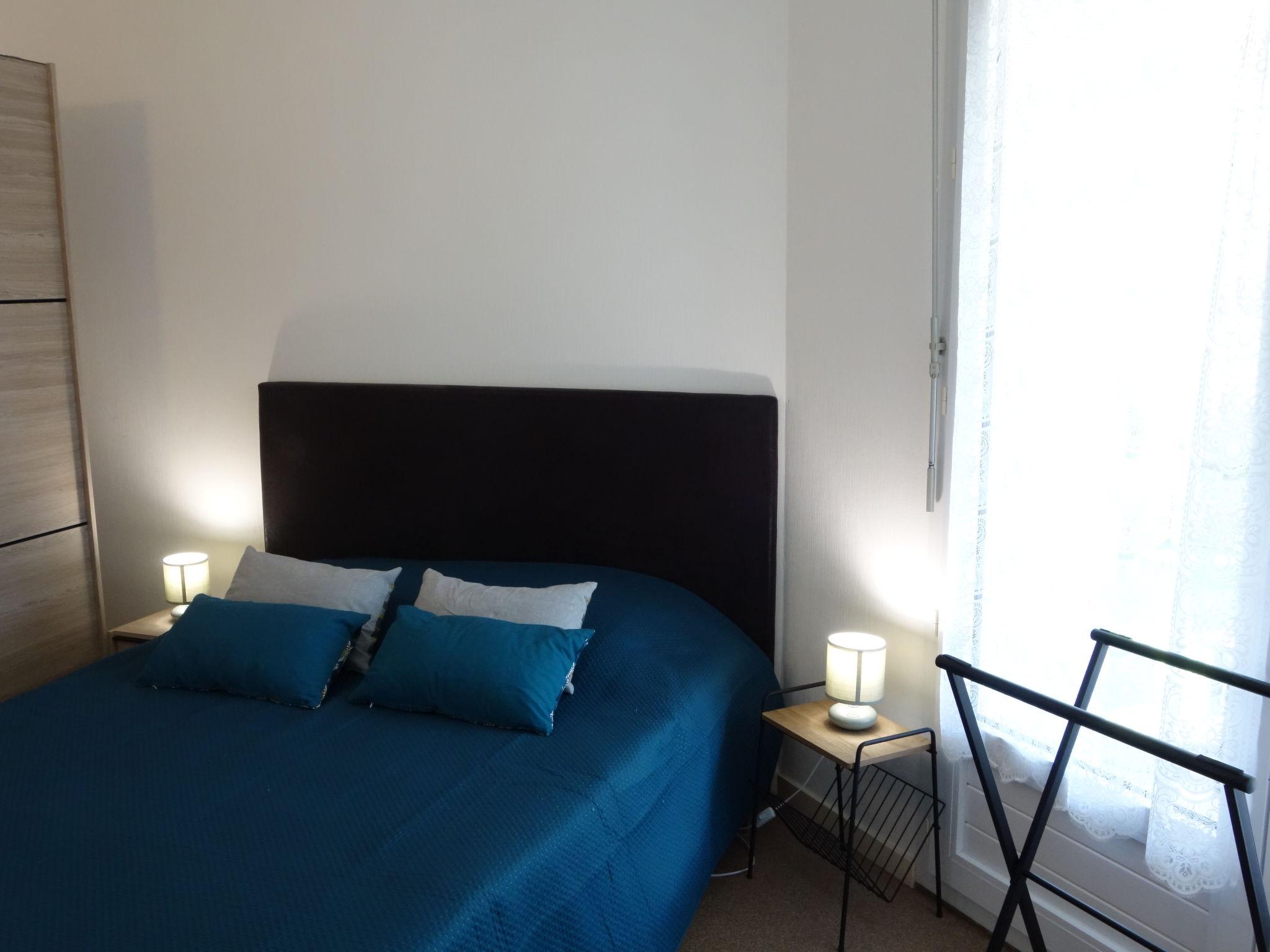 Photo 16 - 1 bedroom Apartment in Royan with garden and sea view